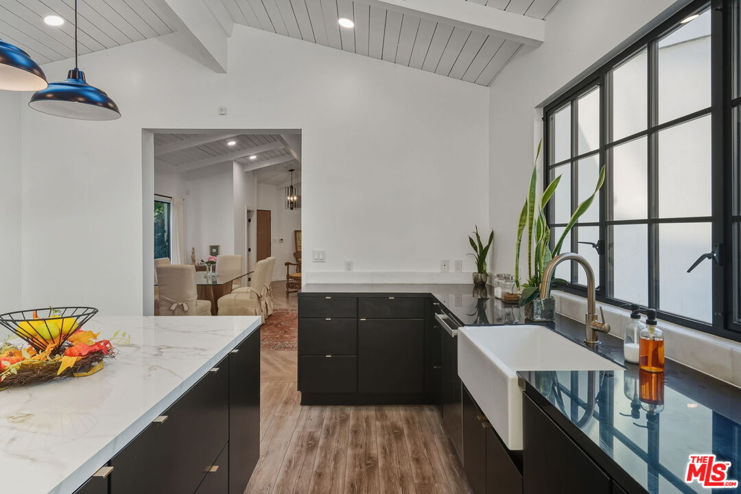 Los Angeles, California, 90049, United States, 3 Bedrooms Bedrooms, ,3 BathroomsBathrooms,Residential,For Sale,2002903