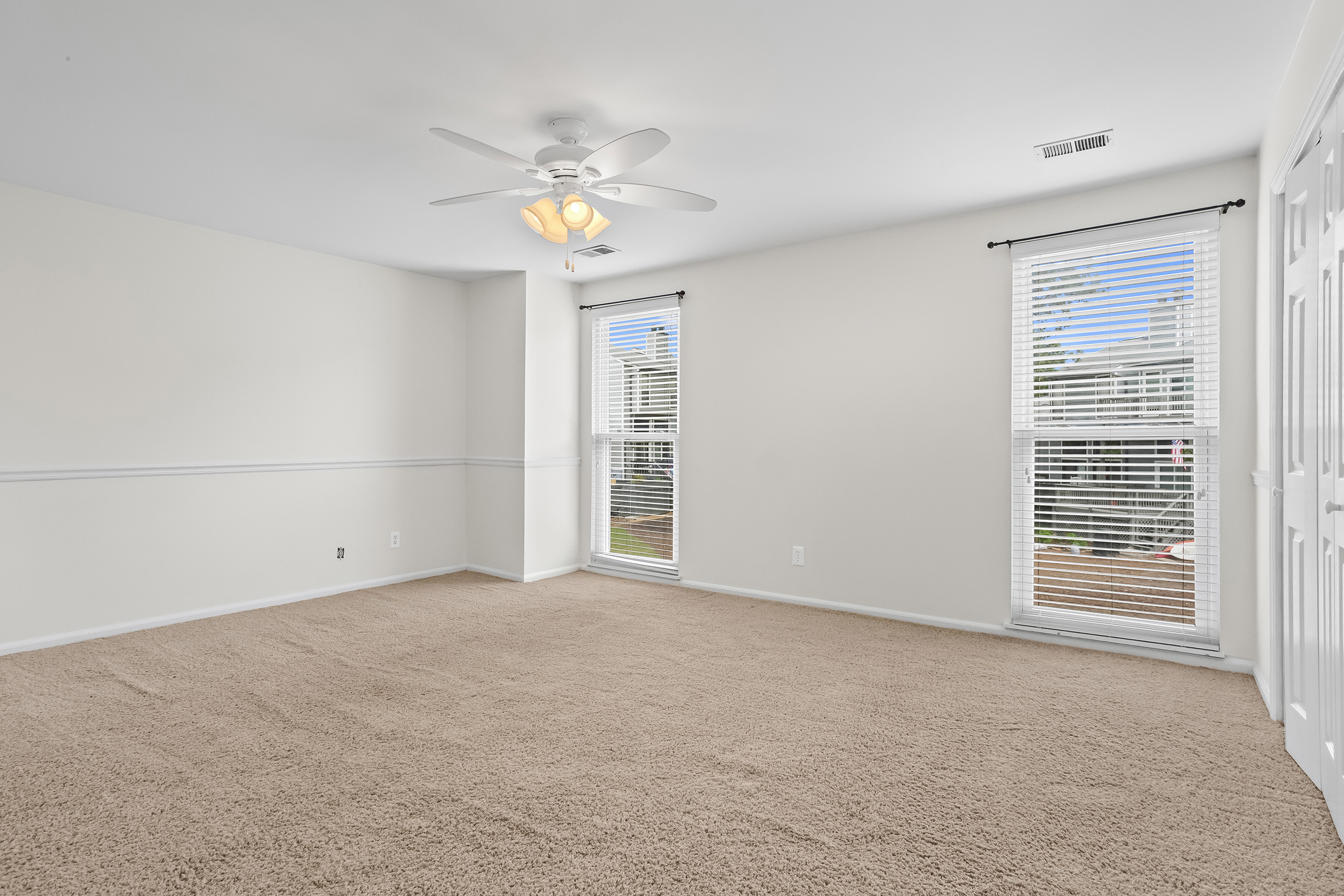 Mid-Century Modern Townhome in Gated Community Along The Chattahoochee River - 物件實景