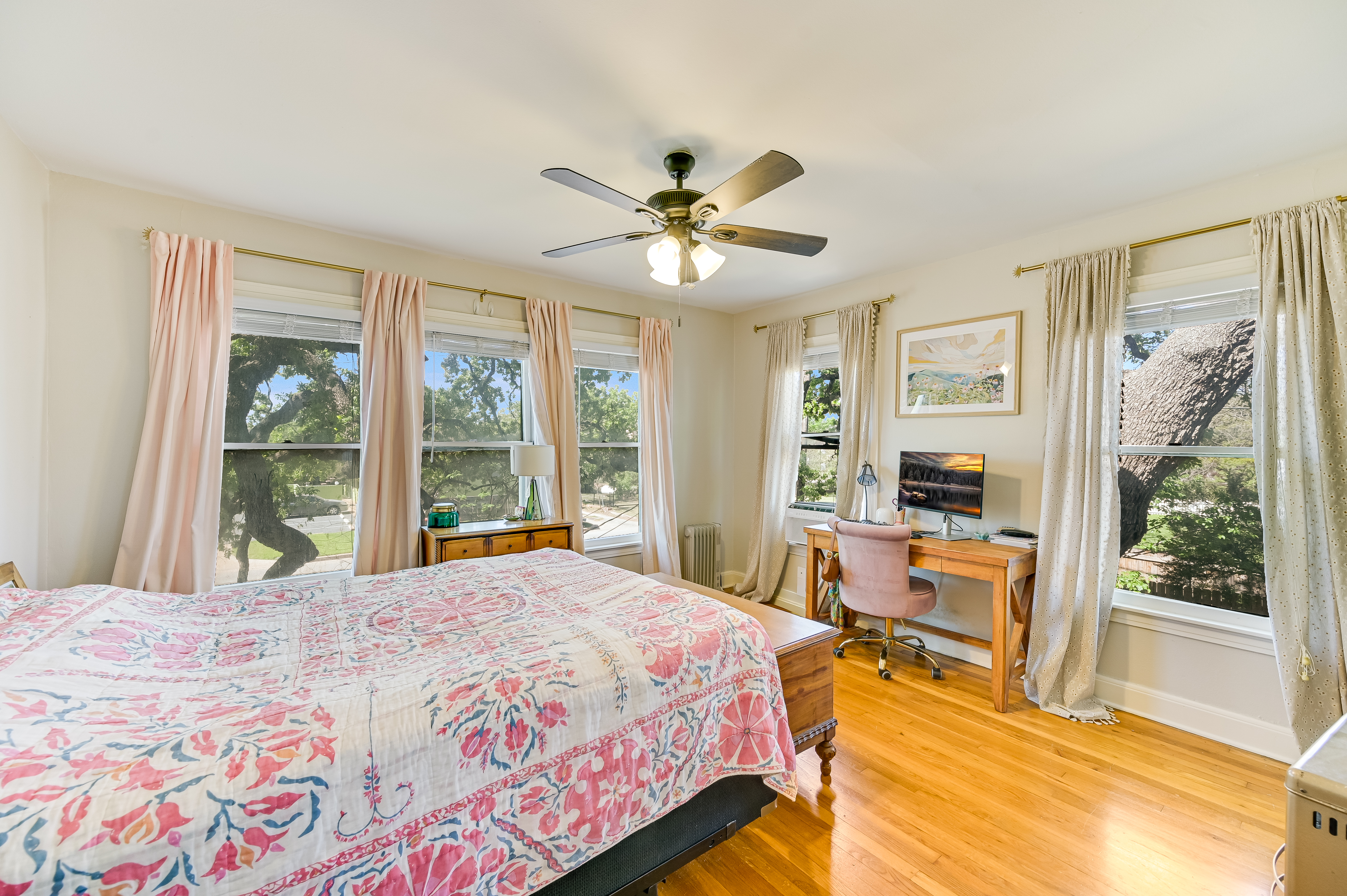  1922 Colonial Revival in Historic Hyde Park Neighborhood - 物件實景