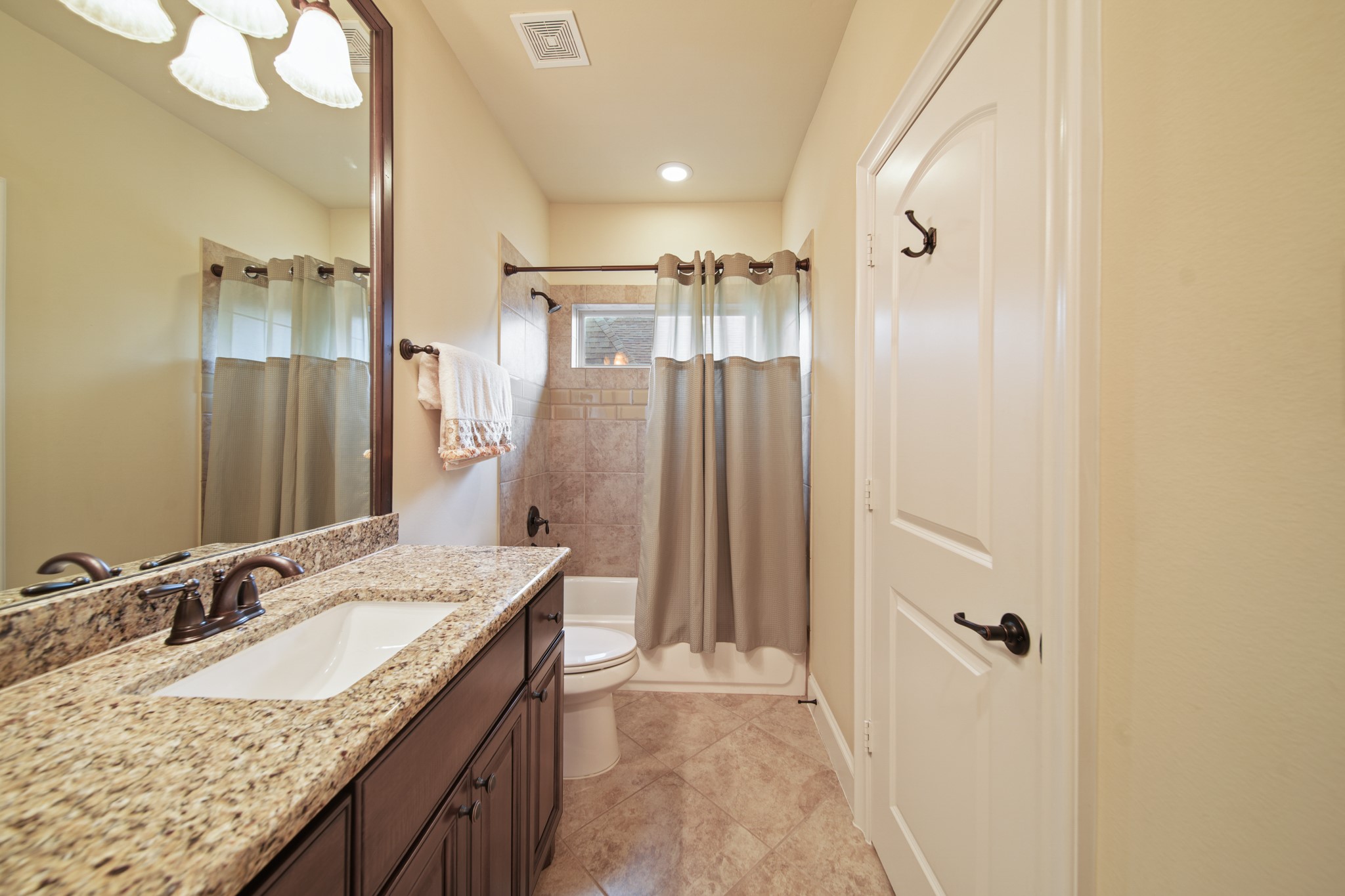 Friendswood, Texas, 77546, United States, 5 Bedrooms Bedrooms, ,6 BathroomsBathrooms,Residential,For Sale,1989691