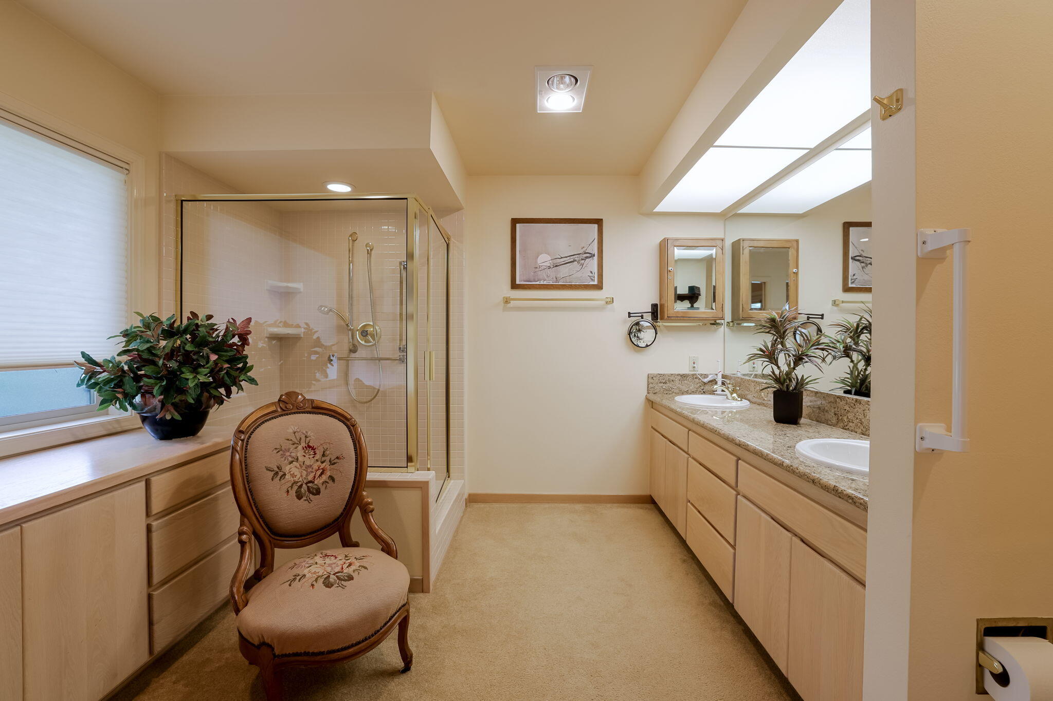 Bend, Oregon, 97703, United States, 3 Bedrooms Bedrooms, ,3 BathroomsBathrooms,Residential,For Sale,1911486