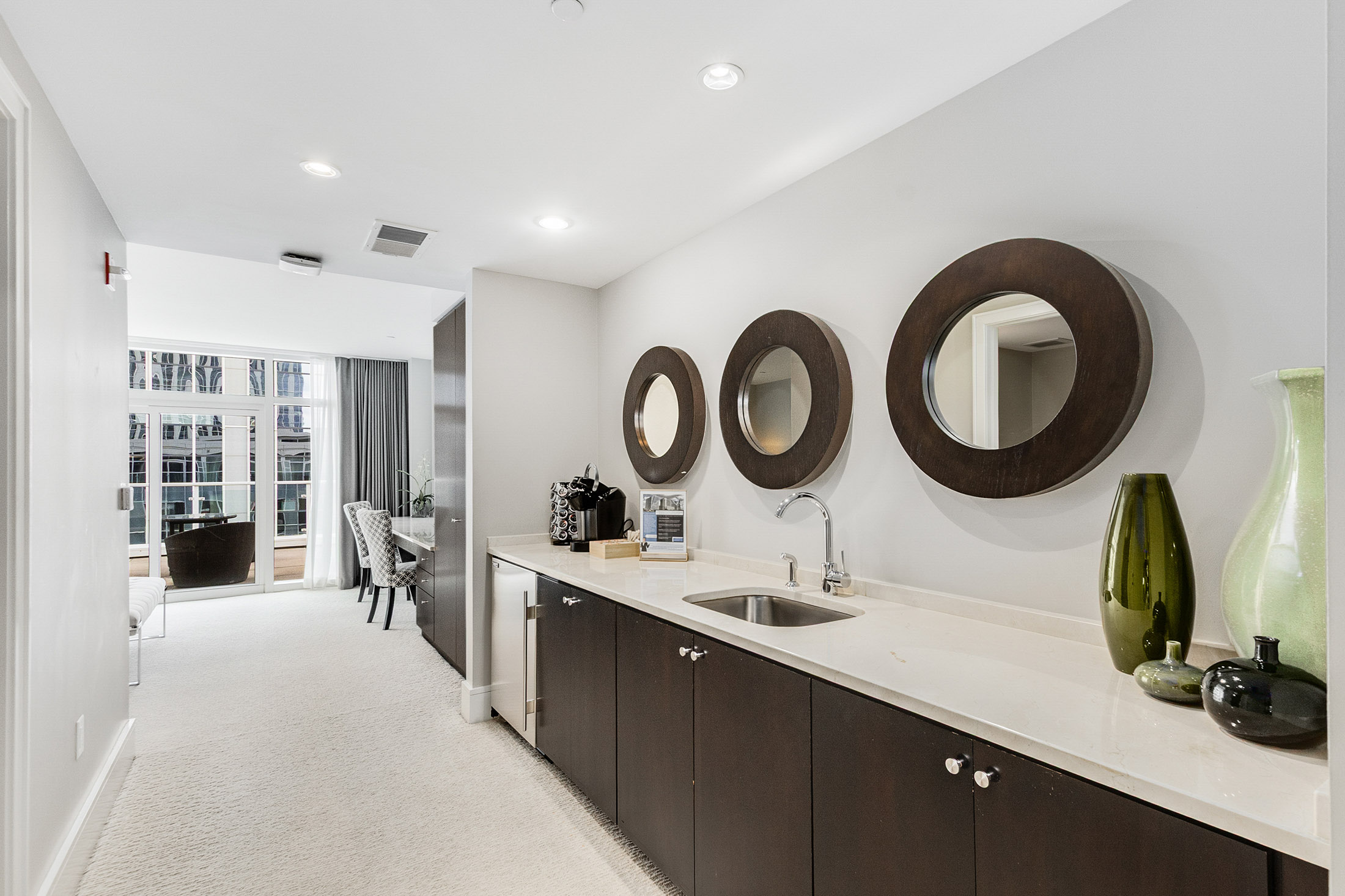 Immaculate Two Bedroom with Dedicated Office/Den at Sought-after Terminus - 物件實景