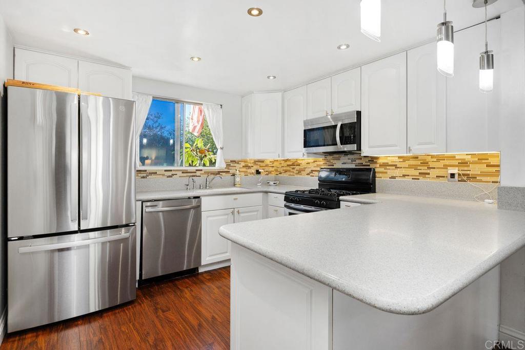 Vista, California, 92084, United States, 2 Bedrooms Bedrooms, ,3 BathroomsBathrooms,Residential,For Sale,1987849