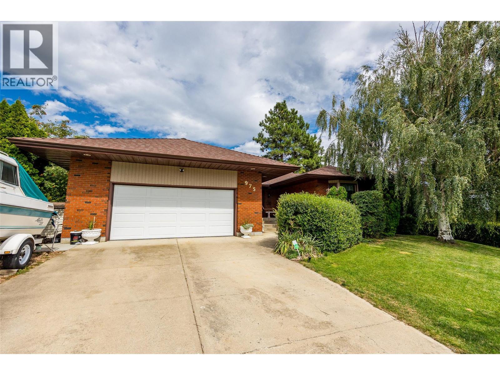 KELOWNA, British Columbia, V1V 1J5, CA, 2 Bedrooms Bedrooms, ,2 BathroomsBathrooms,Residential,For Sale,1948319