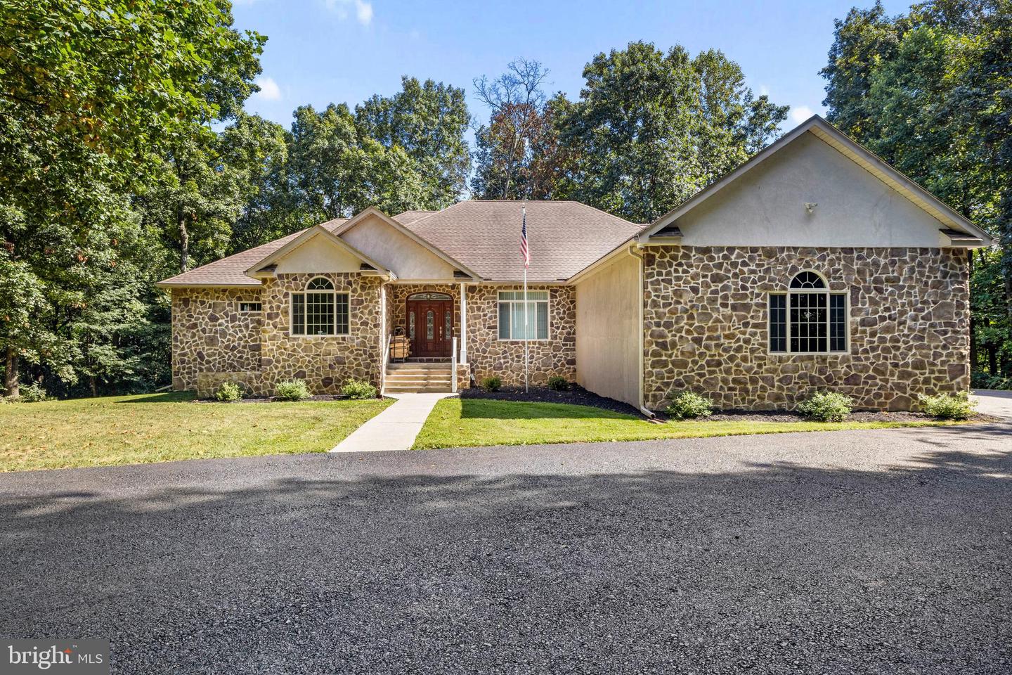 Spring Grove, Pennsylvania, 17362, United States, 3 Bedrooms Bedrooms, ,3 BathroomsBathrooms,Residential,For Sale,1827920