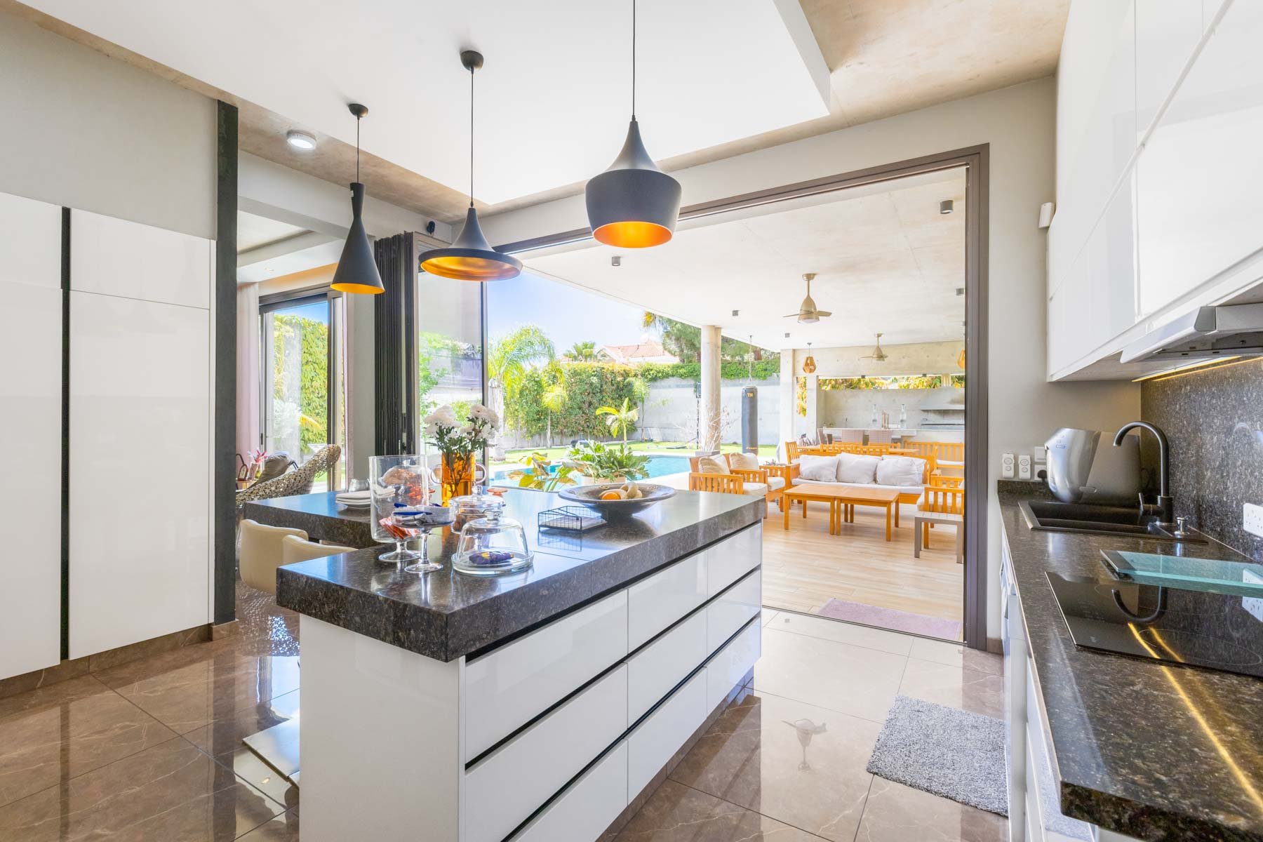  Contemporary 4-Bedroom Villa with Private Pool in Agios Athanasios, Limassol - 物件實景