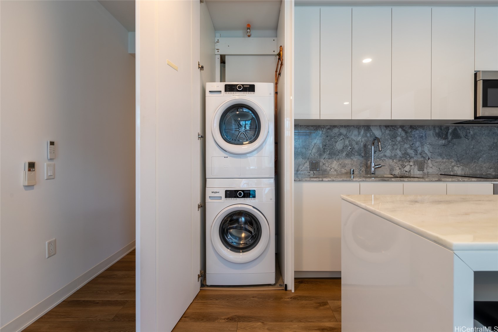 Honolulu, Hawaii, 96814, United States, 1 Bedroom Bedrooms, ,1 BathroomBathrooms,Residential,For Sale,1890945