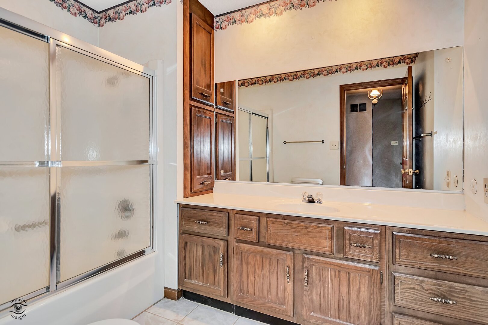 St. Anne, Illinois, 60964, United States, 4 Bedrooms Bedrooms, ,4 BathroomsBathrooms,Residential,For Sale,1901313