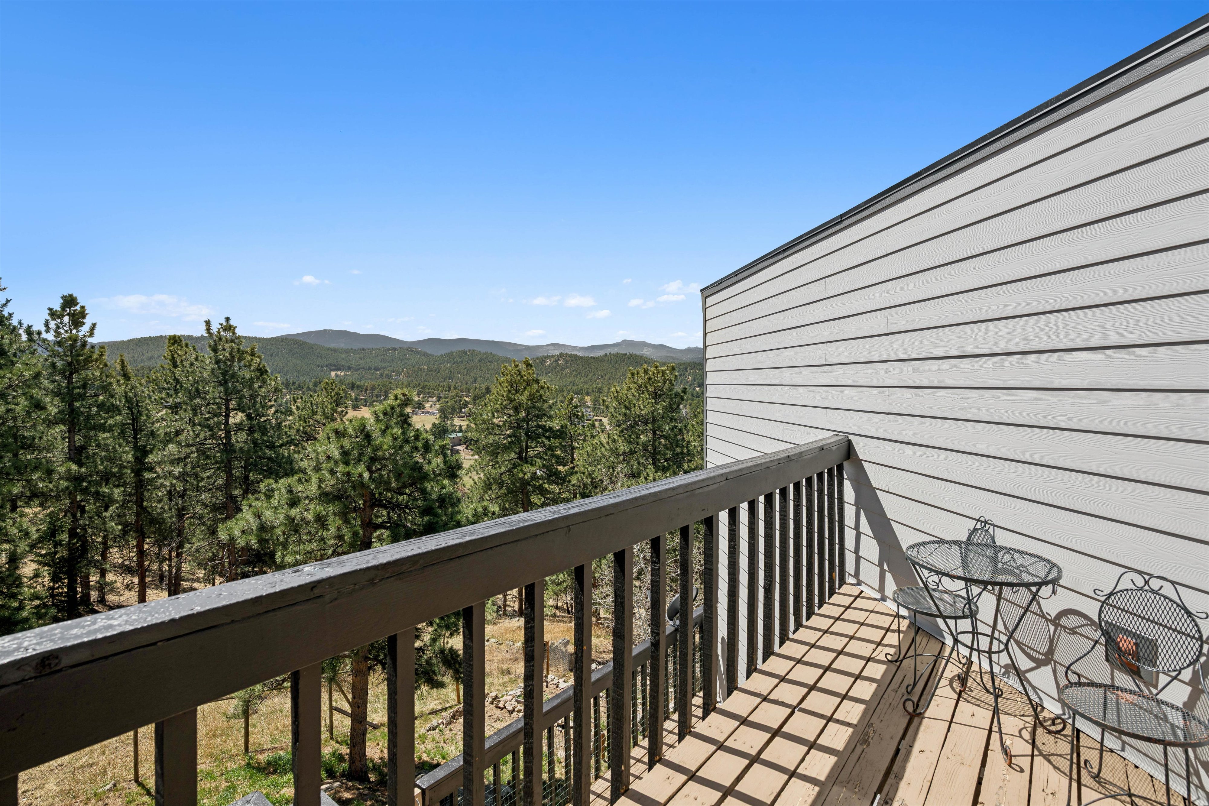  Experience Refined Mid-Century Inspired Mountain Living on 3.37 Acres - 物件實景