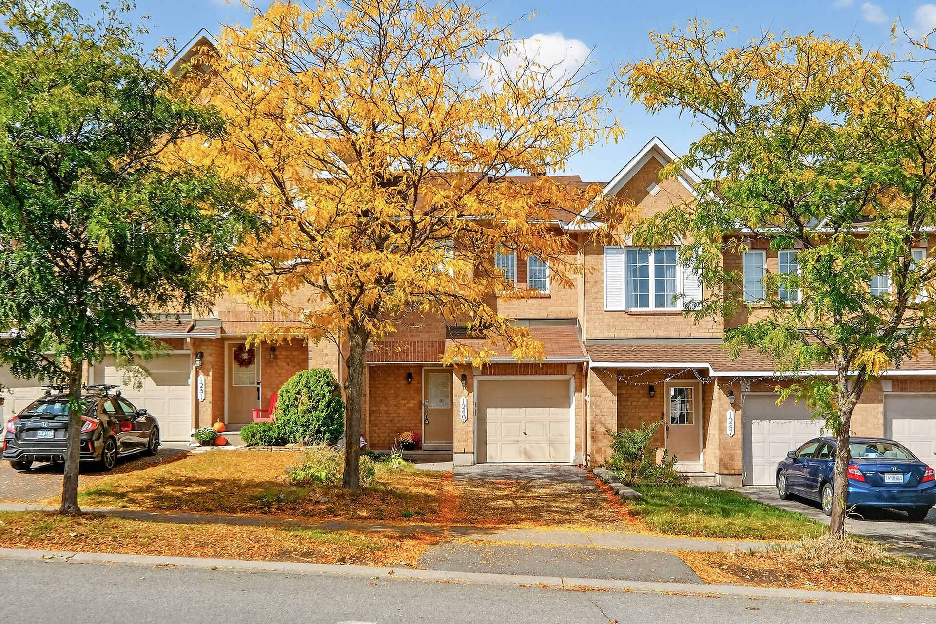 Ottawa, Ontario, K2W1E1, CA, 3 Bedrooms Bedrooms, ,3 BathroomsBathrooms,Residential,For Sale,1995671