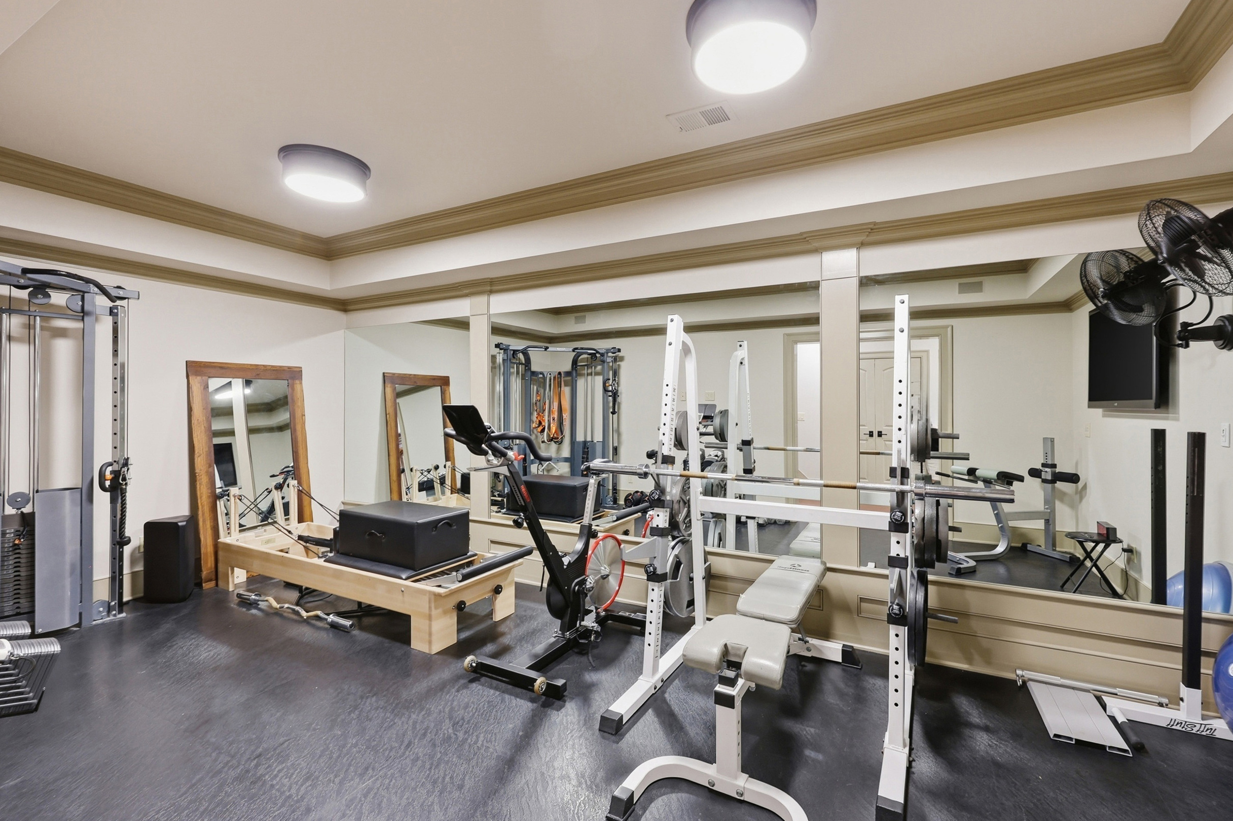  4848 Chelmsbury Lane - 物件實景