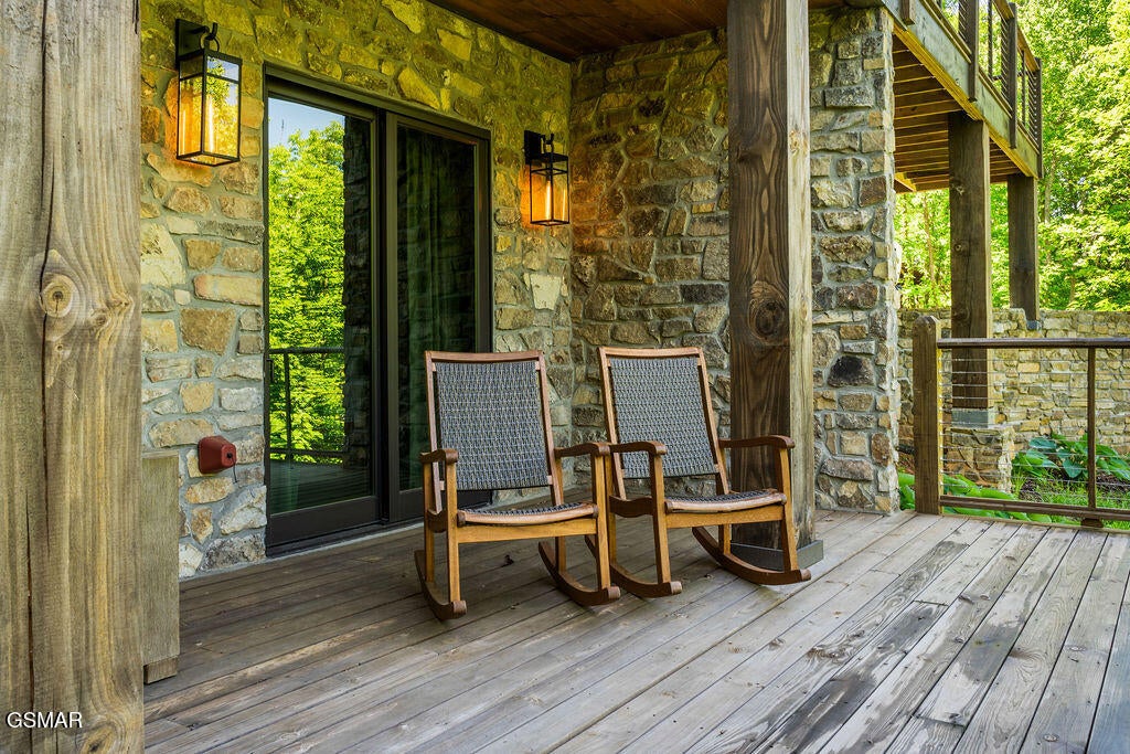Gatlinburg, Tennessee, 37738, United States, 3 Bedrooms Bedrooms, ,5 BathroomsBathrooms,Residential,For Sale,2034960