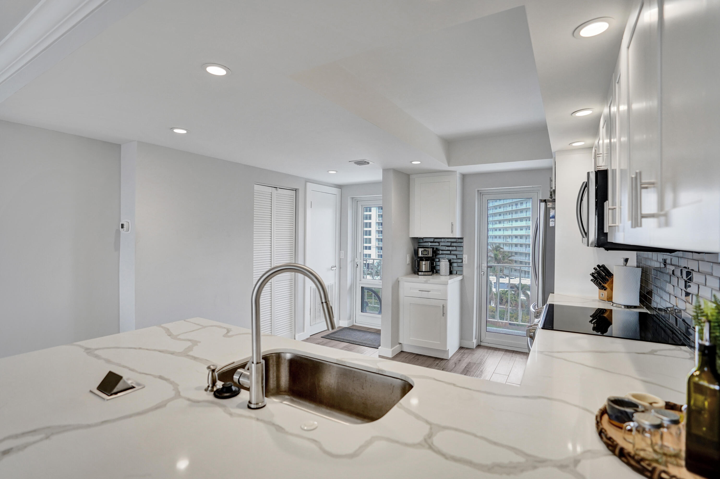 Highland Beach, Florida, 33487, United States, 2 Bedrooms Bedrooms, ,2 BathroomsBathrooms,Residential,For Sale,1828611