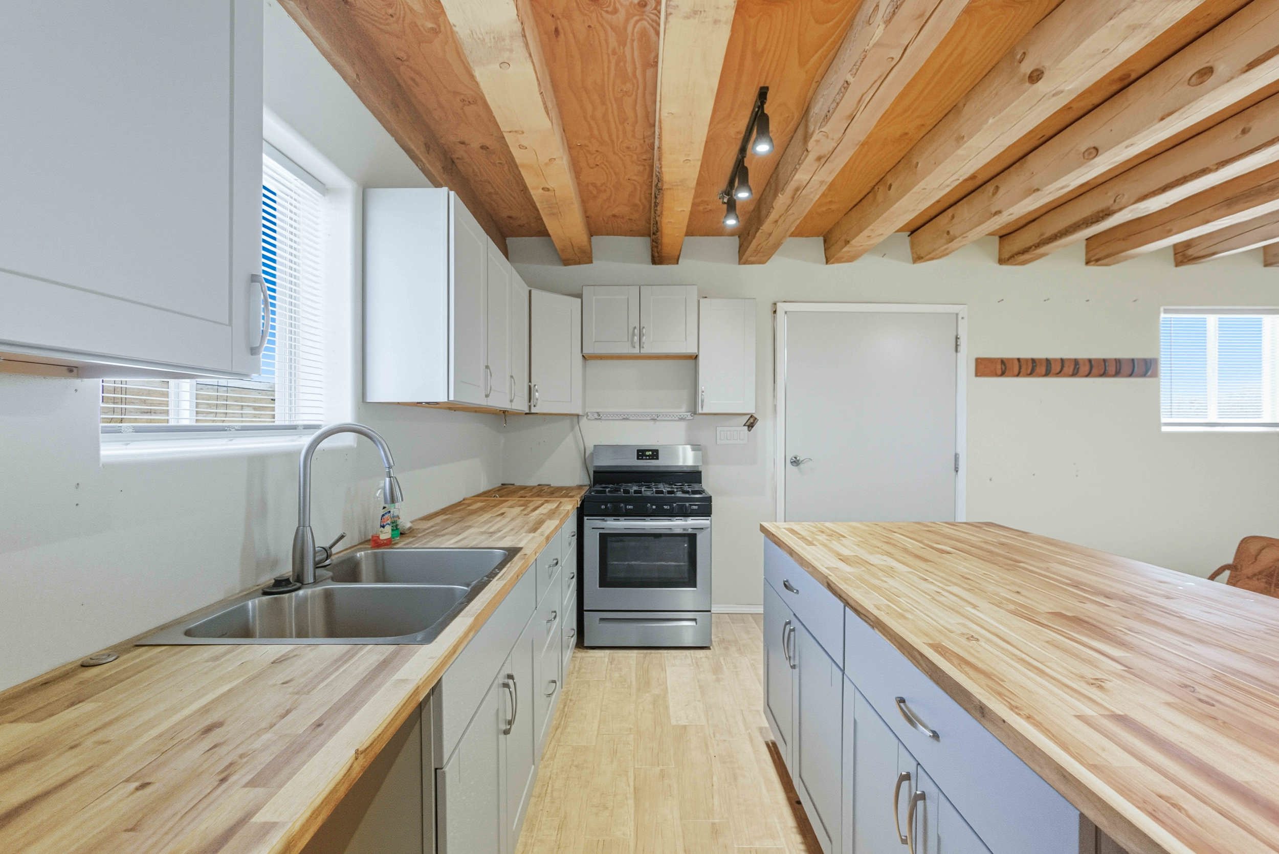 Veguita, New Mexico, 87062, United States, 4 Bedrooms Bedrooms, ,2 BathroomsBathrooms,Residential,For Sale,1974497