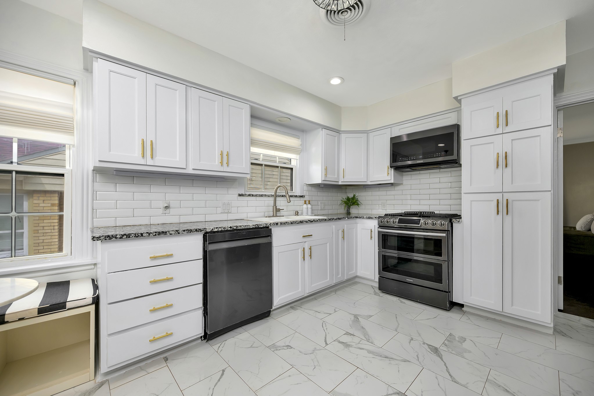 Fort Worth, Texas, 76109, United States, 4 Bedrooms Bedrooms, ,2 BathroomsBathrooms,Residential,For Sale,1938539