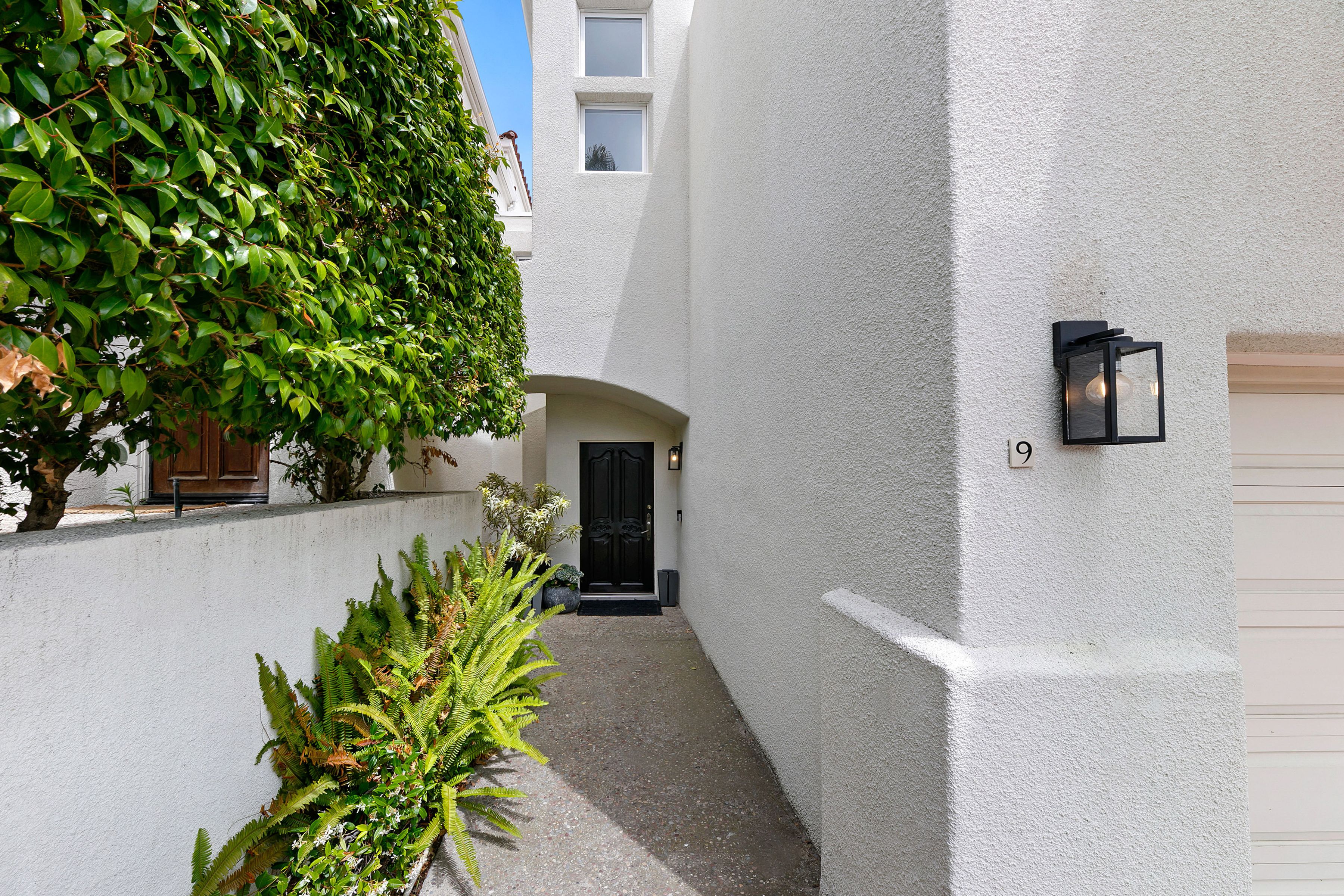  6435 Zumirez Drive - 物件實景