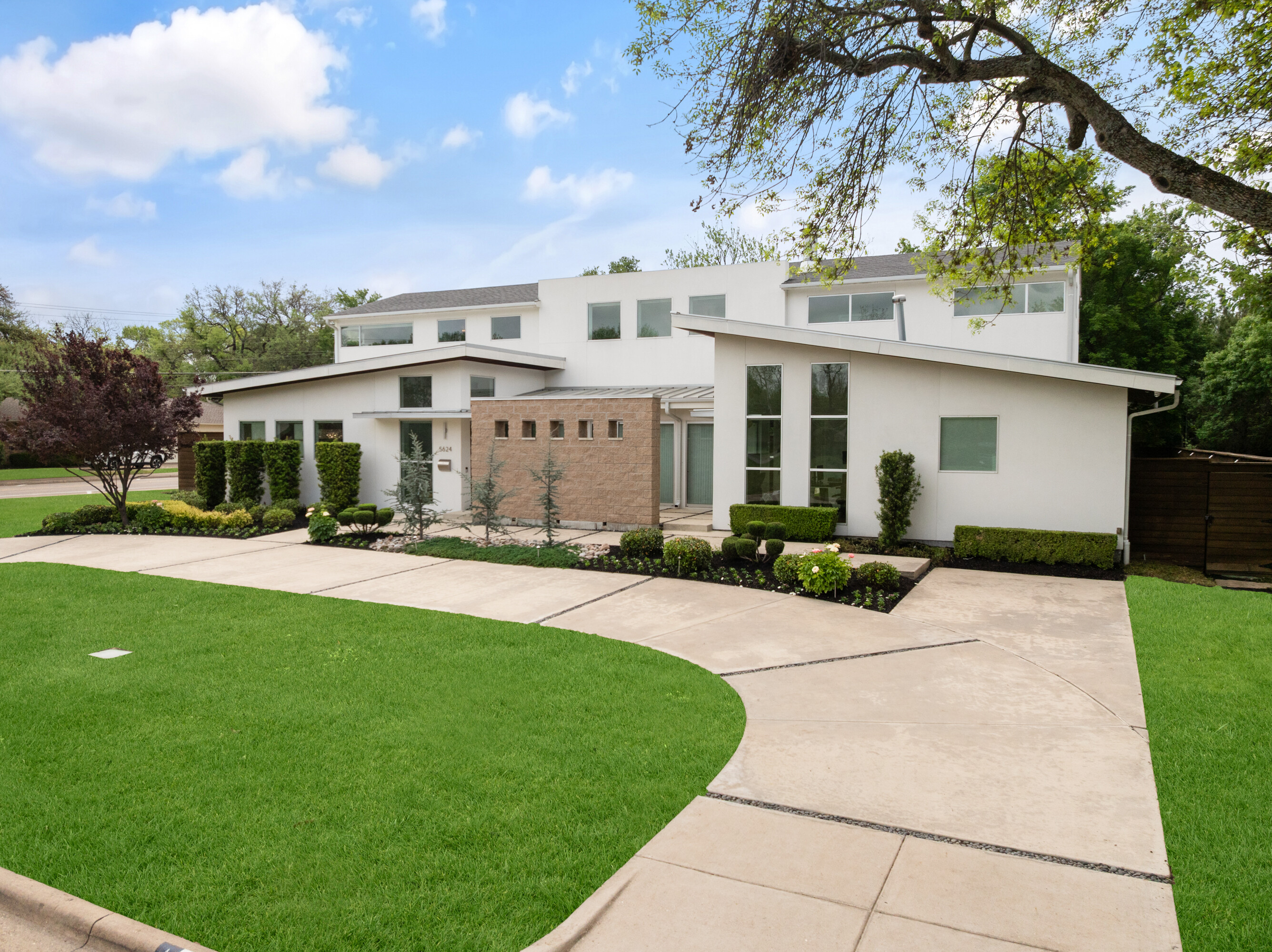  Modern, Distinctive, and Thoughtfully Designed in Melshire Estates - 物件實景