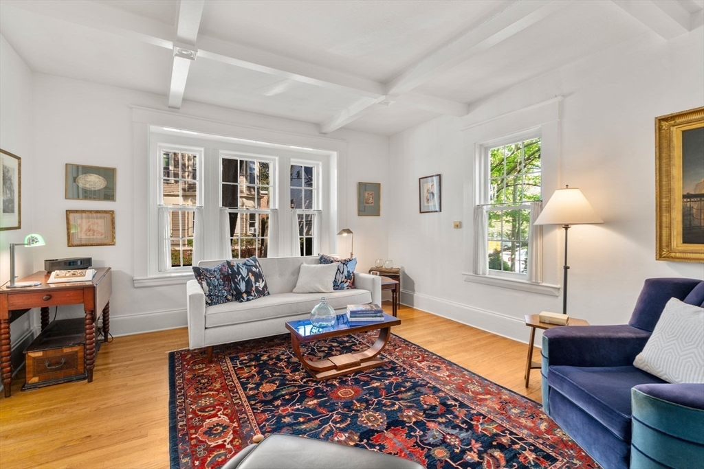 Cambridge, Massachusetts, 02139, United States, 3 Bedrooms Bedrooms, ,2 BathroomsBathrooms,Residential,For Sale,1940619