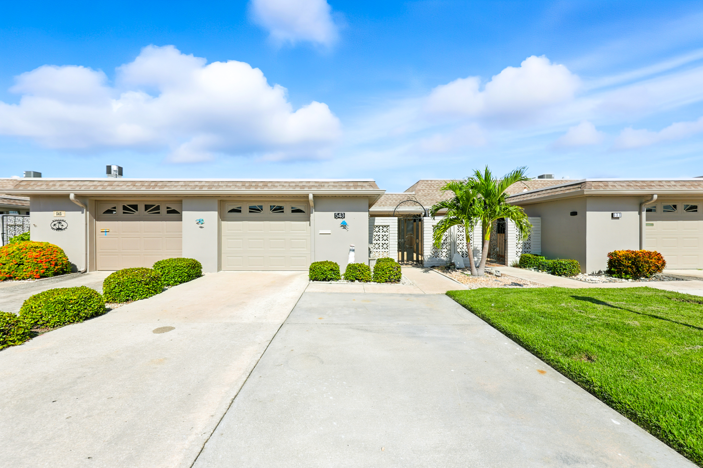 St. Petersburg, Florida, 33708, United States, 2 Bedrooms Bedrooms, ,2 BathroomsBathrooms,Residential,For Sale,1976301