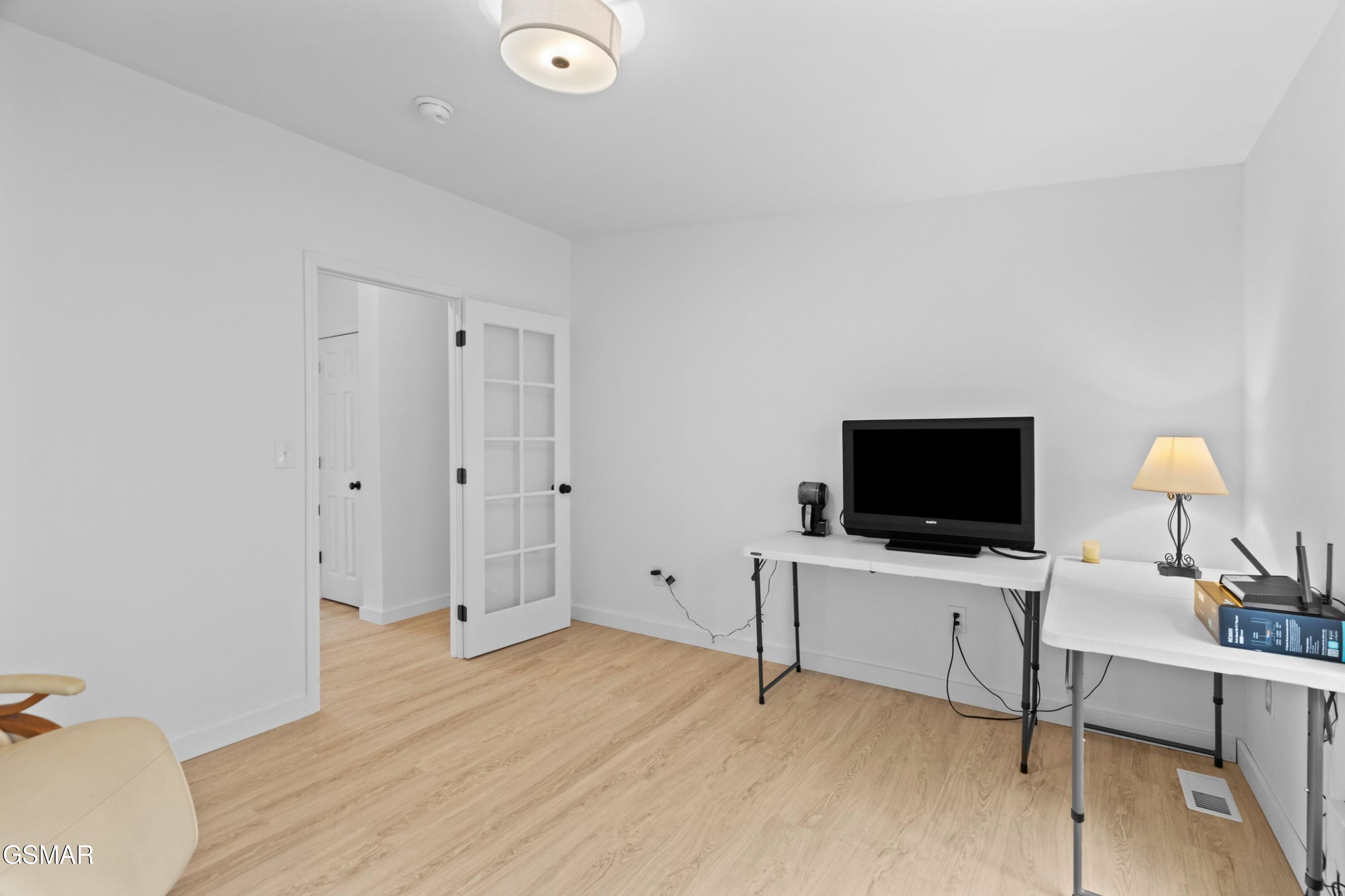 Dandridge, Tennessee, 37725, United States, 3 Bedrooms Bedrooms, ,2 BathroomsBathrooms,Residential,For Sale,1982636