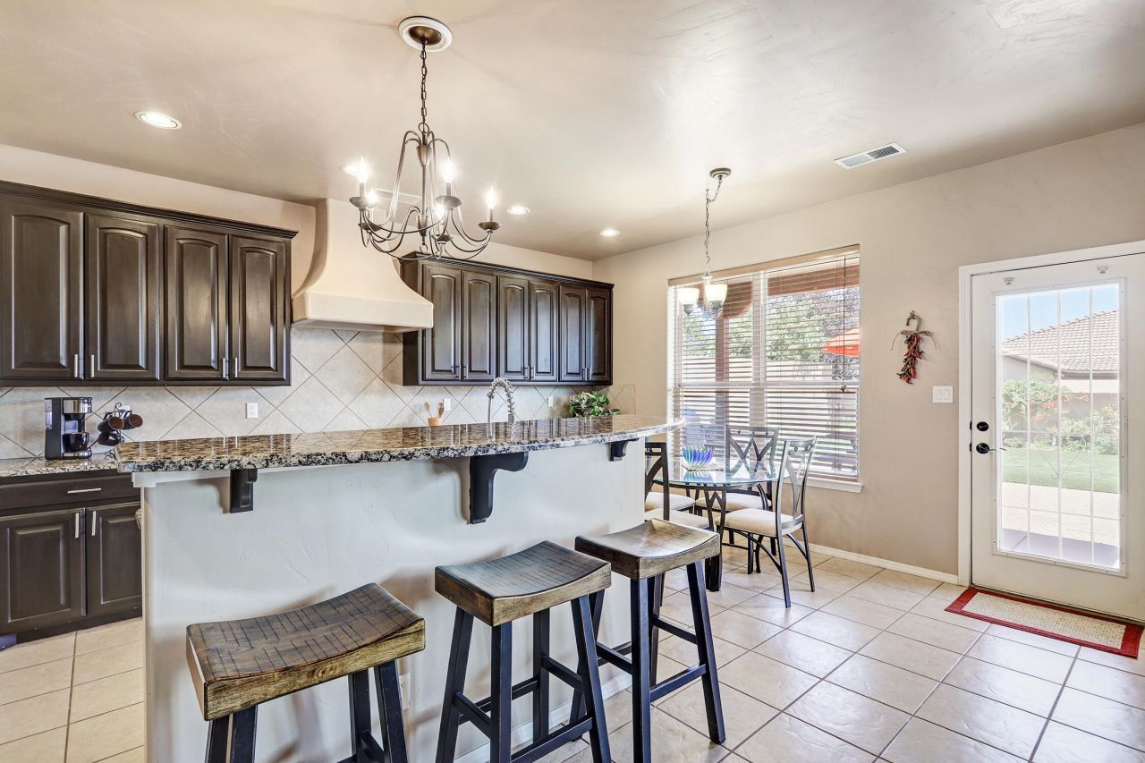 Rio Rancho, New Mexico, 87124, United States, 4 Bedrooms Bedrooms, ,3 BathroomsBathrooms,Residential,For Sale,1956048