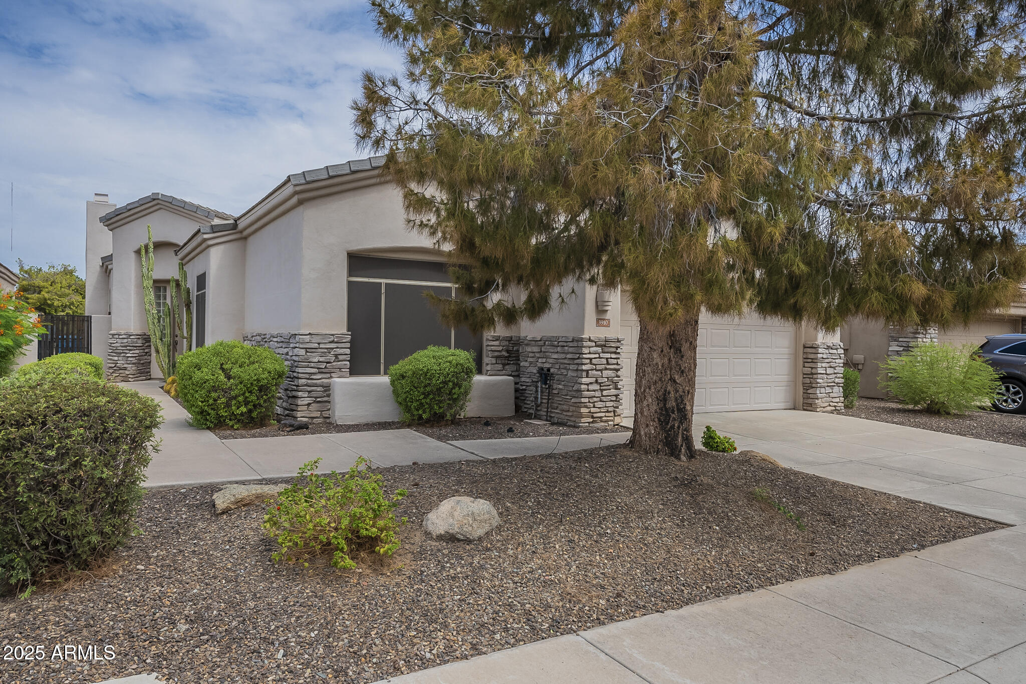 Phoenix, Arizona, 85042, United States, 3 Bedrooms Bedrooms, ,Residential,For Sale,1939131