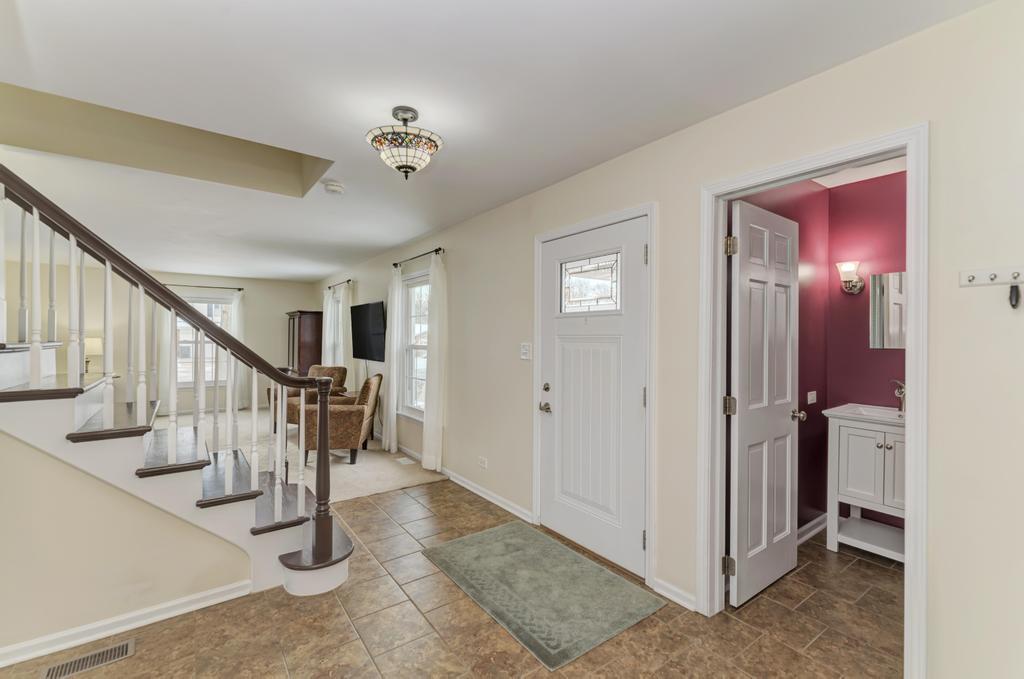 Arlington Heights, Illinois, 60005, United States, 5 Bedrooms Bedrooms, ,3 BathroomsBathrooms,Residential,For Sale,2001547