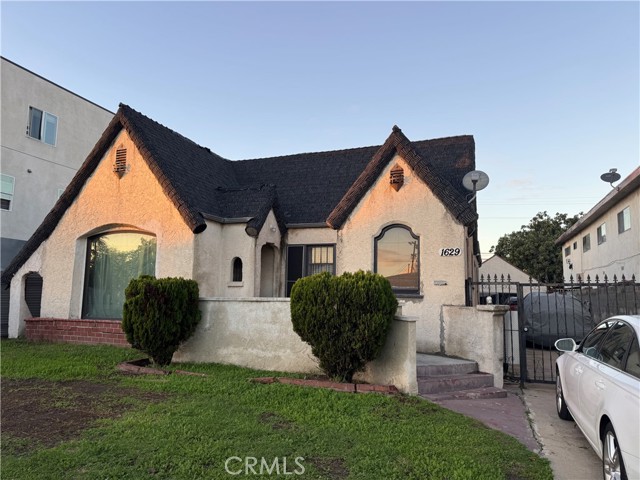 Los Angeles, California, 90047, United States, 3 Bedrooms Bedrooms, ,2 BathroomsBathrooms,Residential,For Sale,2008108