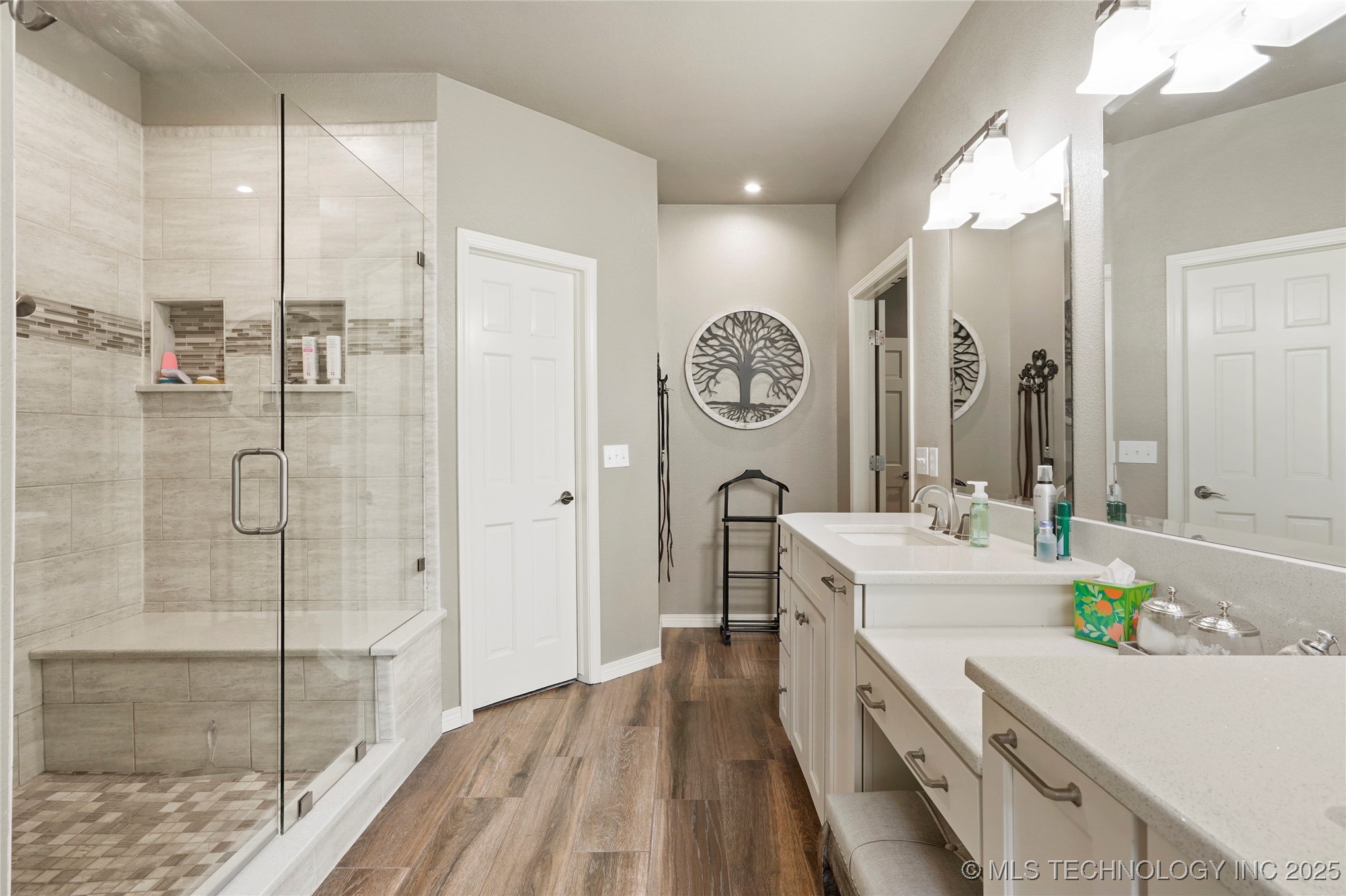 Catoosa, Oklahoma, 74015, United States, 3 Bedrooms Bedrooms, ,3 BathroomsBathrooms,Residential,For Sale,1987944