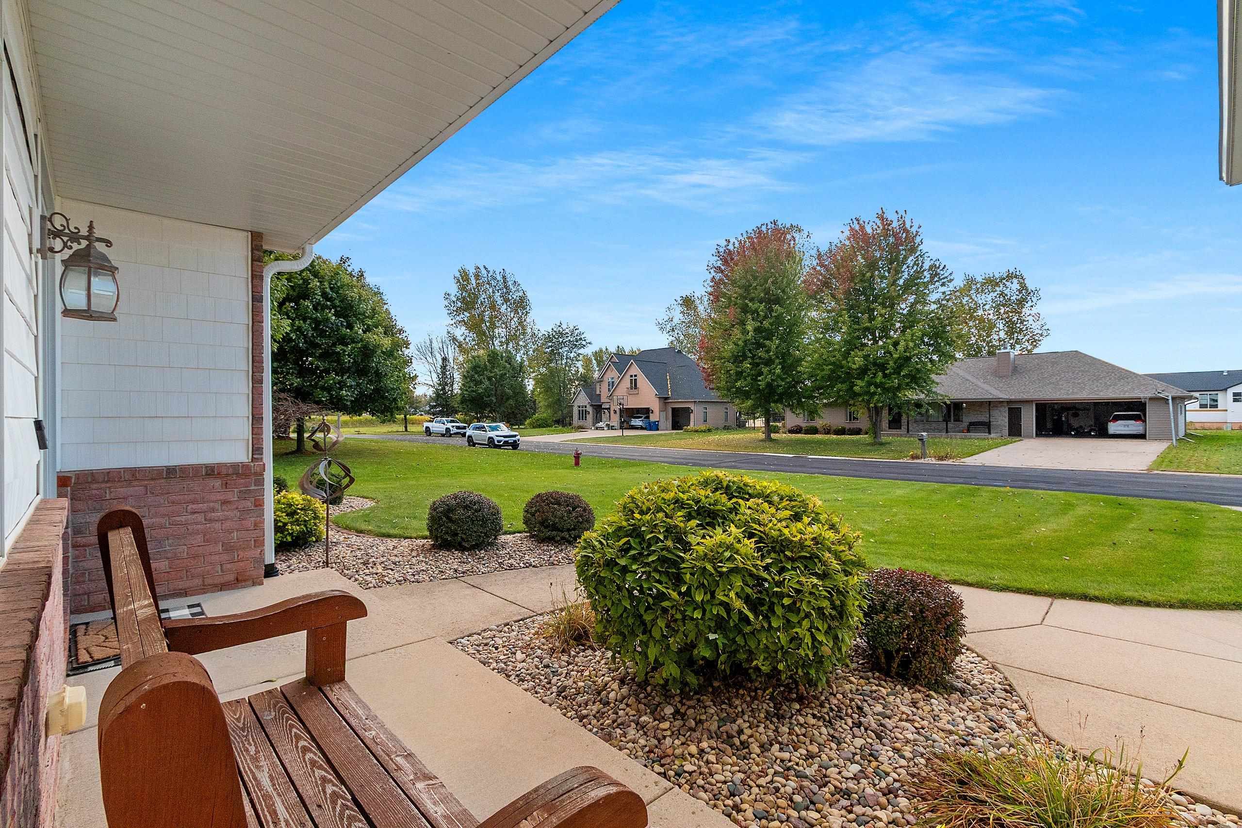 APPLETON, Wisconsin, 54913, United States, 4 Bedrooms Bedrooms, ,3 BathroomsBathrooms,Residential,For Sale,1960996