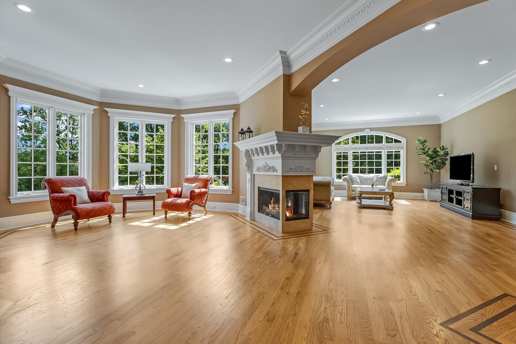  Majestic French Normandy Chateau Nestled Within a Five-Acre Gated Property - 物件實景