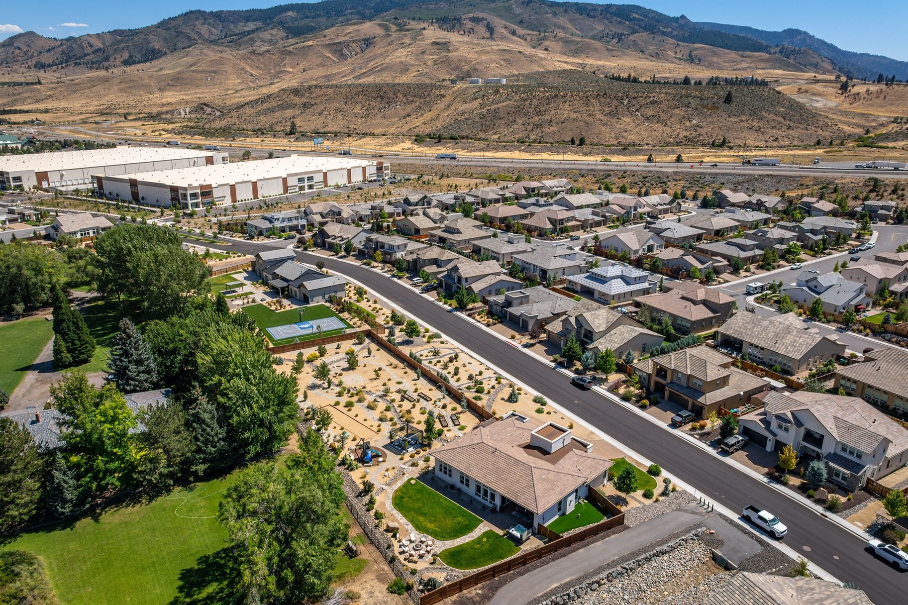  Private Luxury Retreat in Verdi with Custom Designer Finishes & Peavine Views - 物件實景