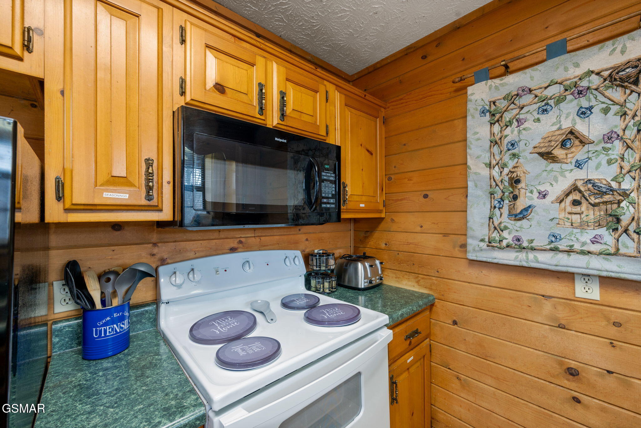 Sevierville, Tennessee, 37862, United States, 3 Bedrooms Bedrooms, ,3 BathroomsBathrooms,Residential,For Sale,1931805