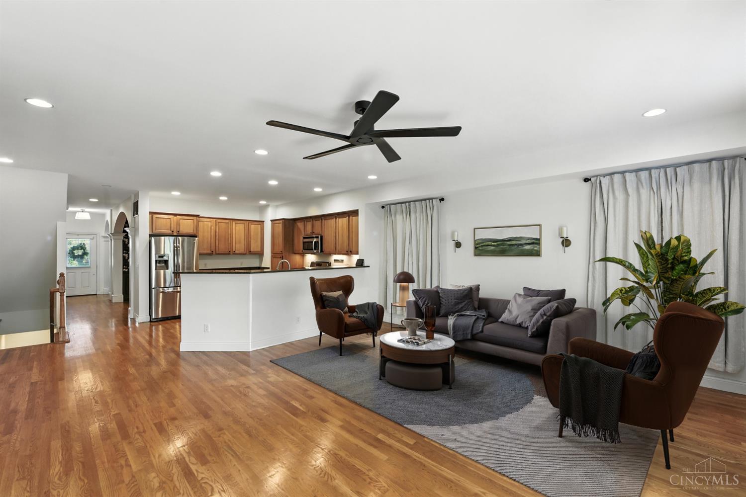 Cincinnati, Ohio, 45226, United States, 3 Bedrooms Bedrooms, ,4 BathroomsBathrooms,Residential,For Sale,1907461