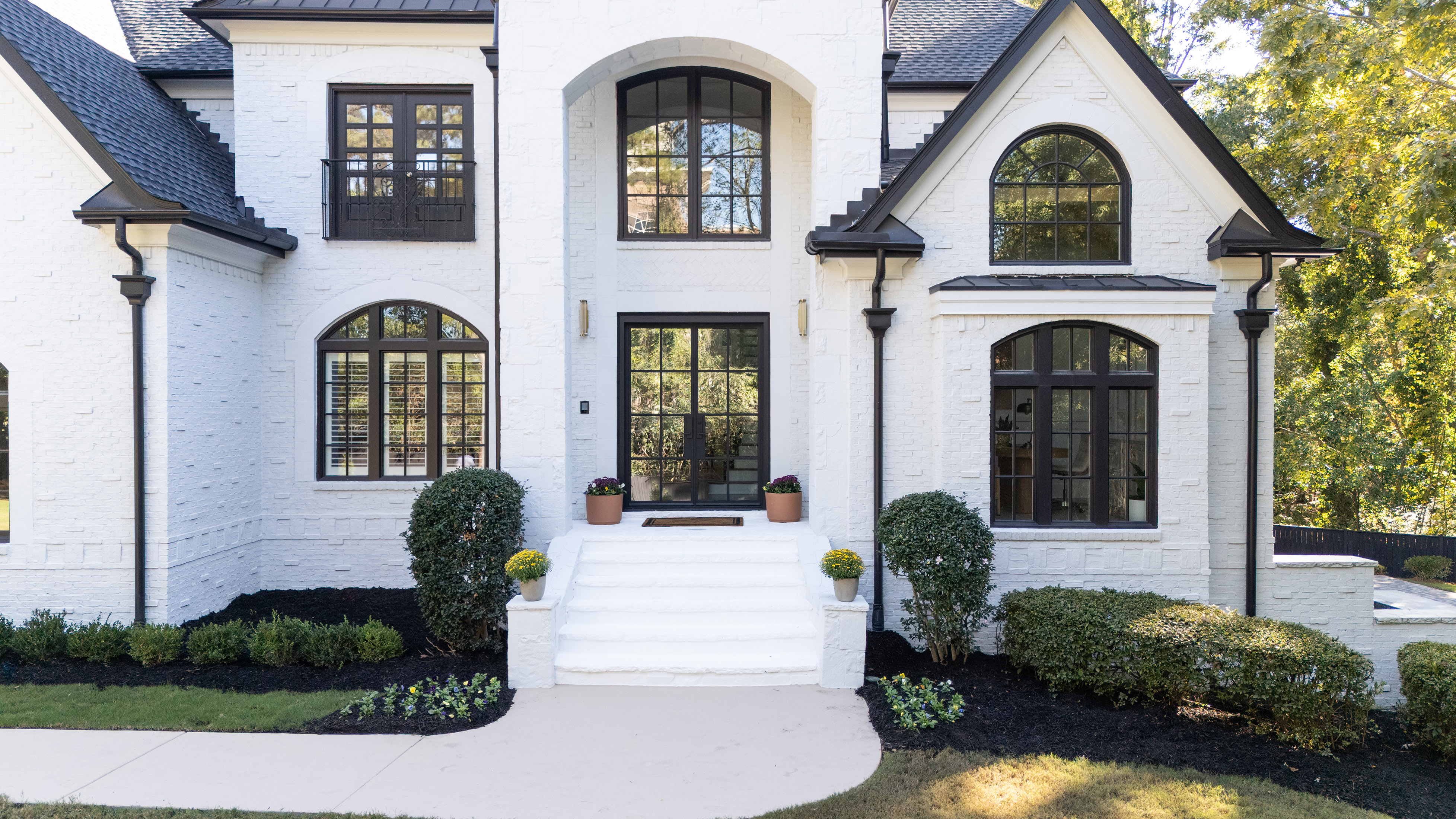  Exceptional Estate Combines Modern Luxury and Timeless Elegance - 物件實景