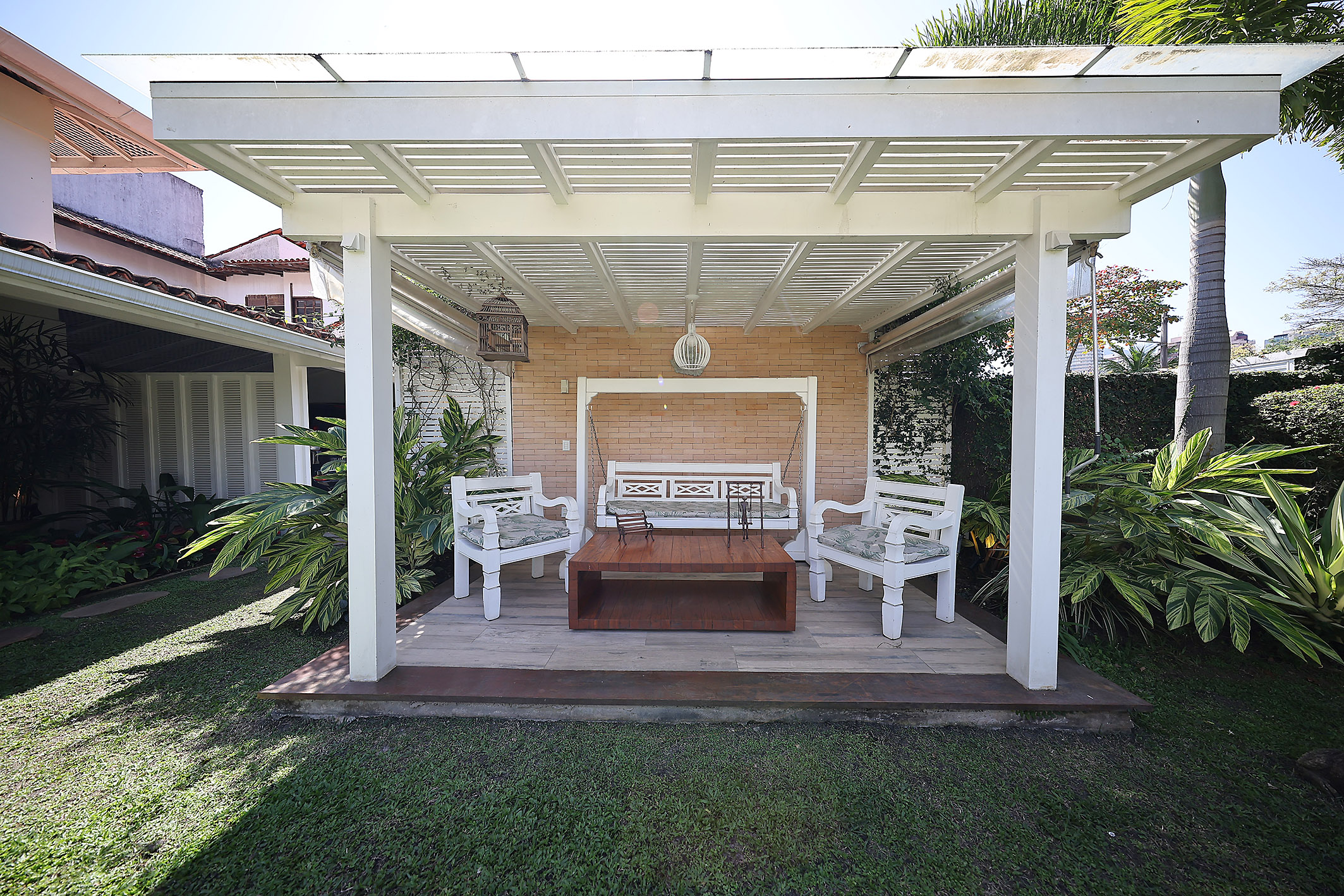  House with a pool and gourmet area in Condomínio Santa Helena - 物件實景