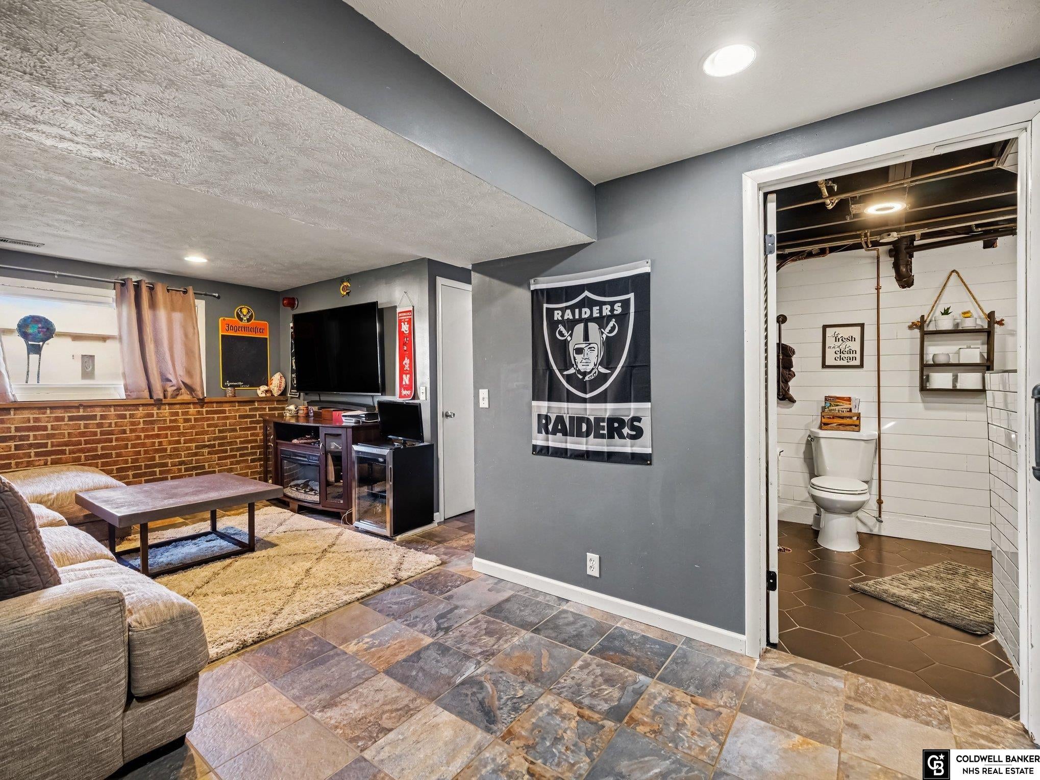 W St, Omaha, NE 68137