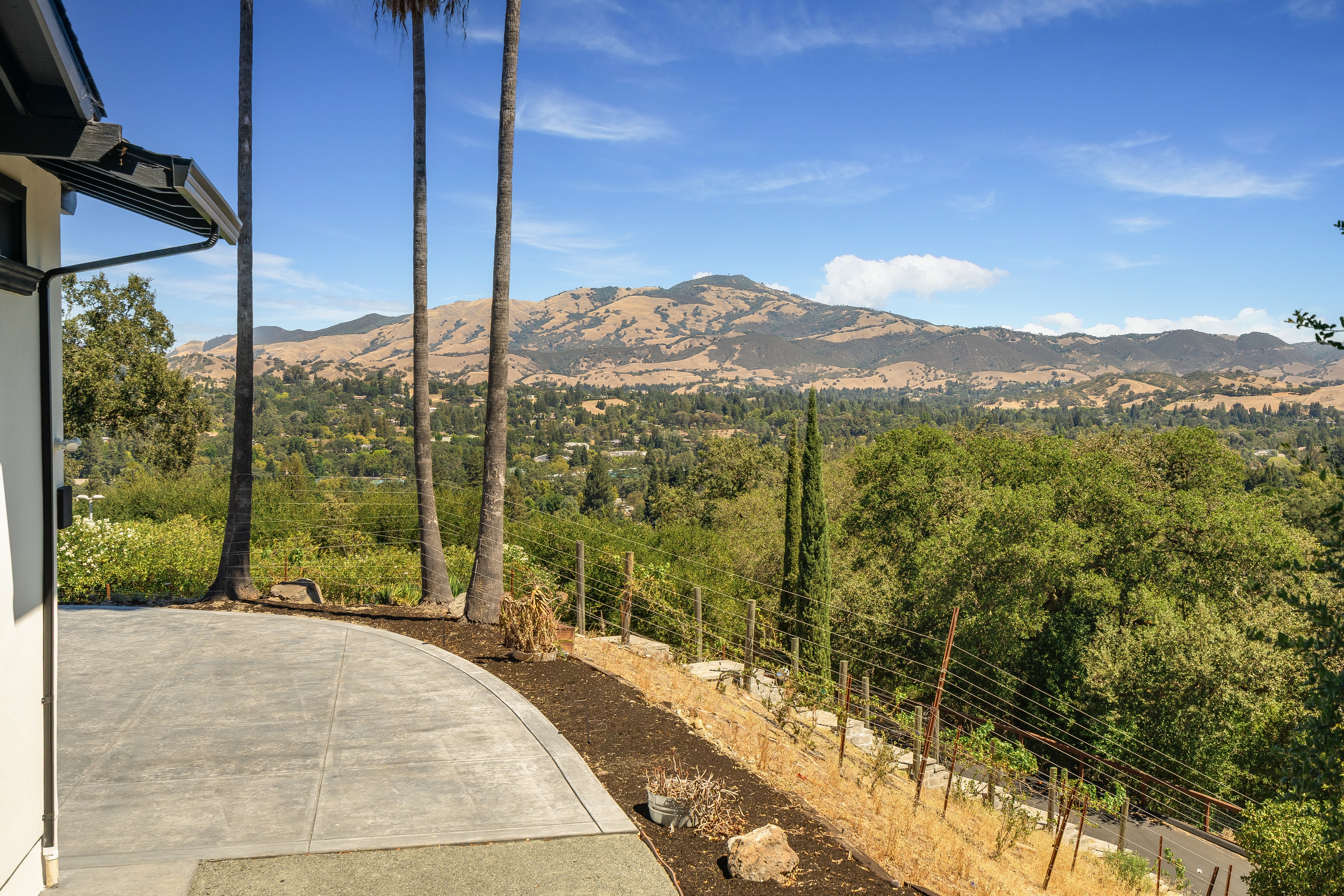  The Best of Montcrest: Westside Danville’s  “Home on Top of the Ridge? - 物件實景