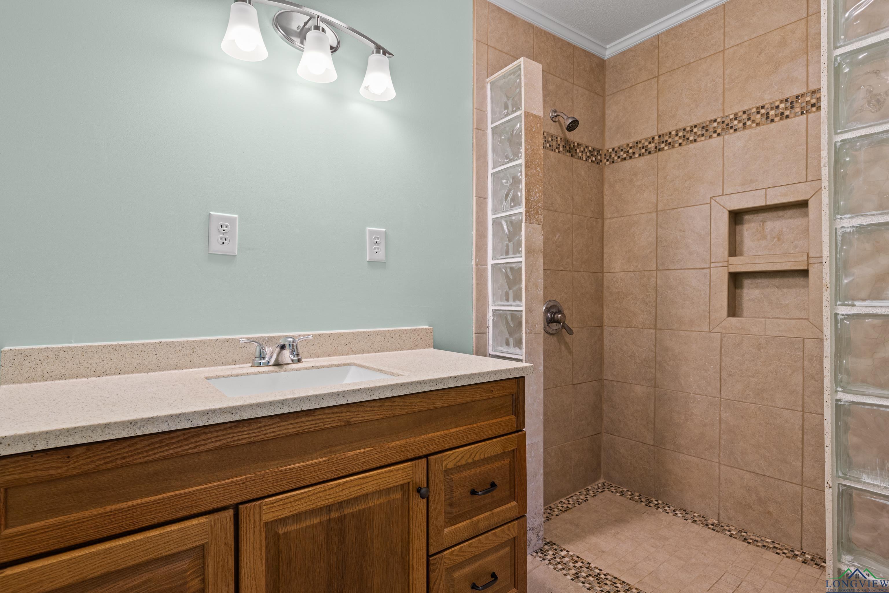 Jefferson, Texas, 75657, United States, 4 Bedrooms Bedrooms, ,5 BathroomsBathrooms,Residential,For Sale,1868474