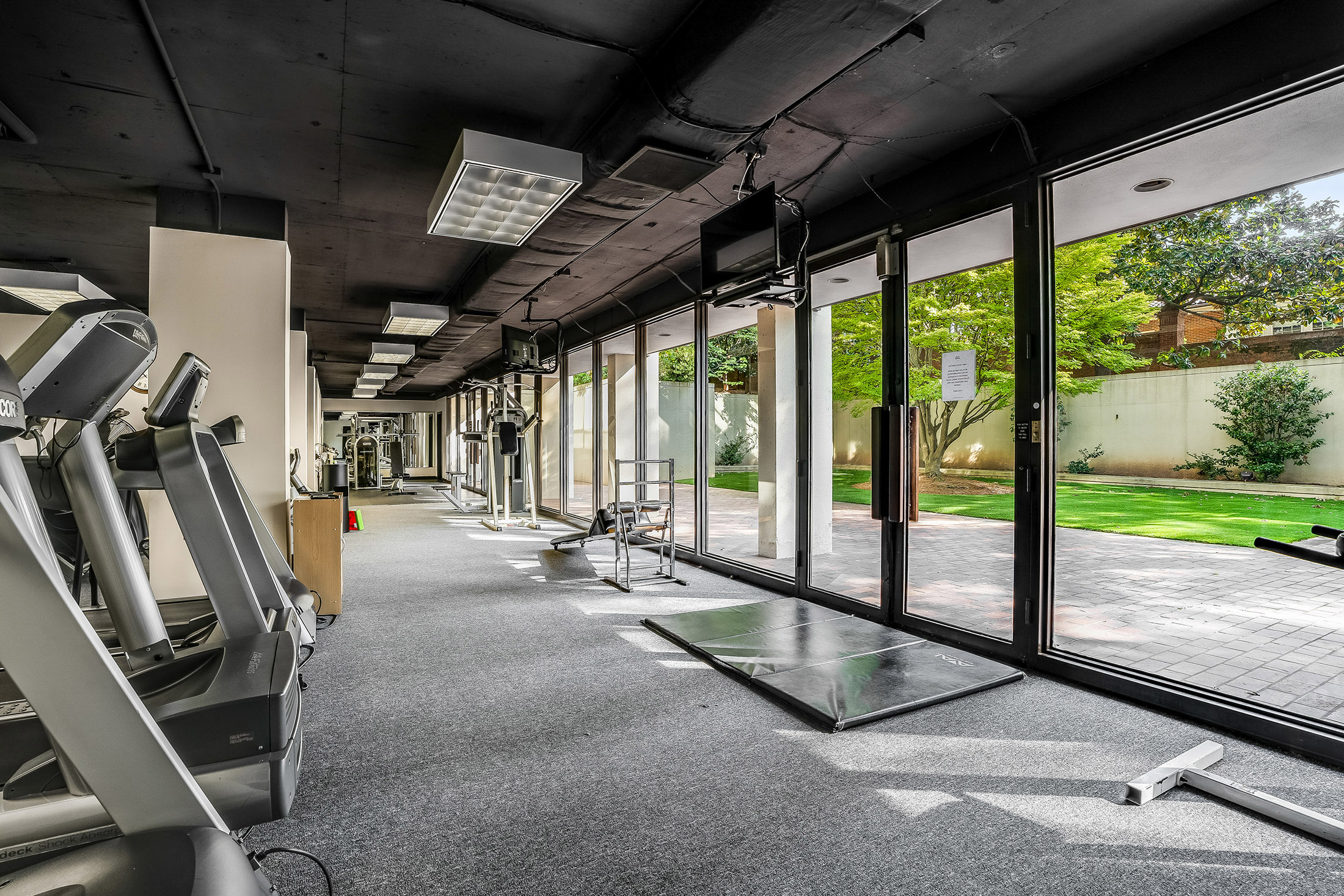  Easy Living at Plaza Towers - 物件實景