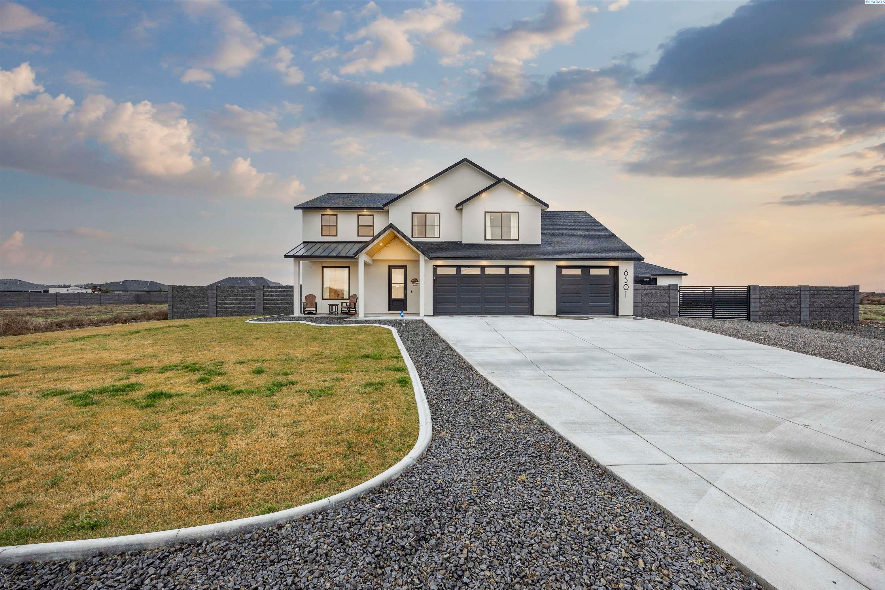 Pasco, Washington, 99301, United States, 4 Bedrooms Bedrooms, ,3 BathroomsBathrooms,Residential,For Sale,2005425