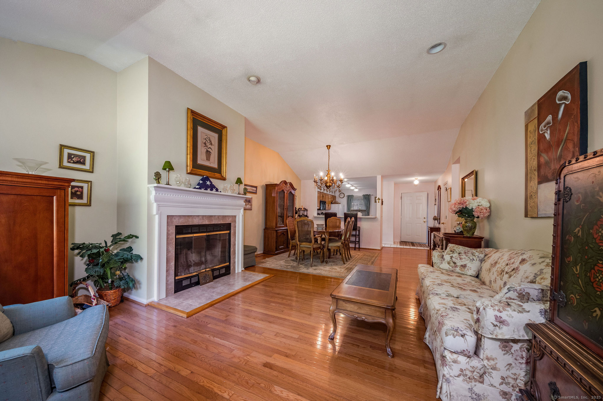 Madison, Connecticut, 06443, United States, 2 Bedrooms Bedrooms, ,3 BathroomsBathrooms,Residential,For Sale,1926954
