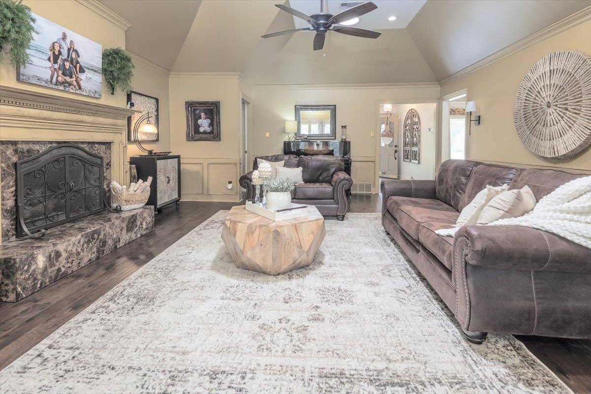 Collierville, Tennessee, 38017, United States, 4 Bedrooms Bedrooms, ,2 BathroomsBathrooms,Residential,For Sale,1911885