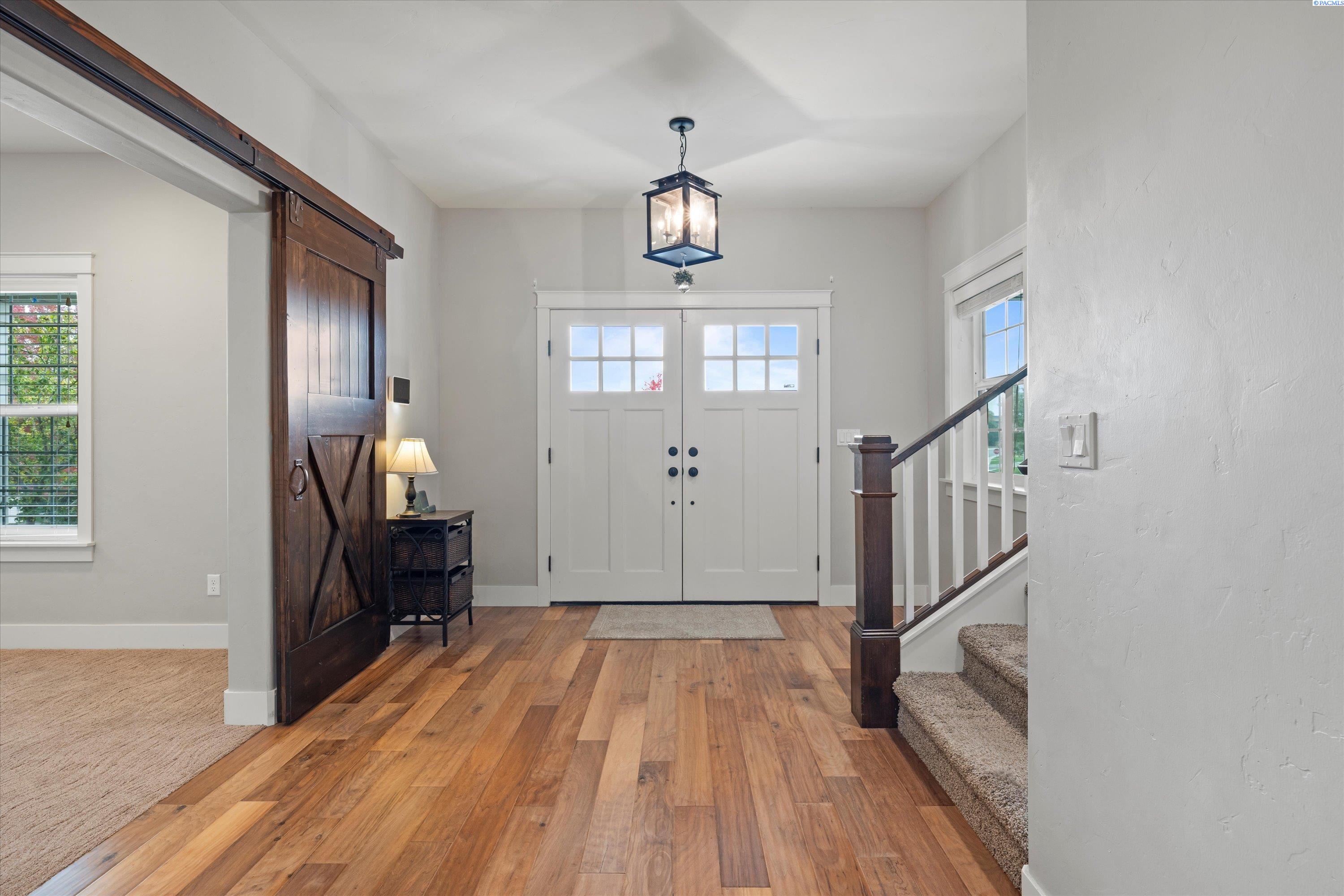 Richland, Washington, 99352, United States, 5 Bedrooms Bedrooms, ,3 BathroomsBathrooms,Residential,For Sale,1987518