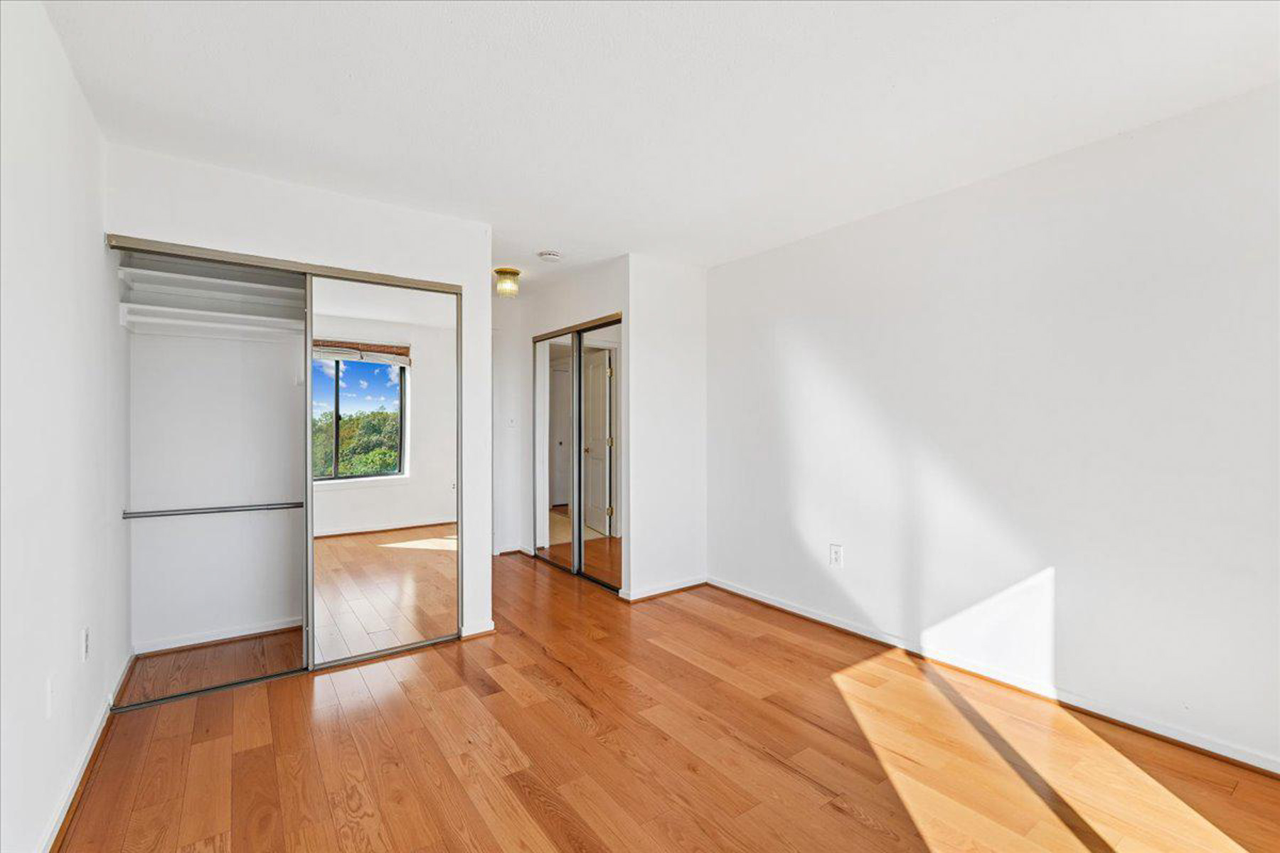  2111 Wisconsin Avenue NW, Washington, DC, 20007 - 物件實景