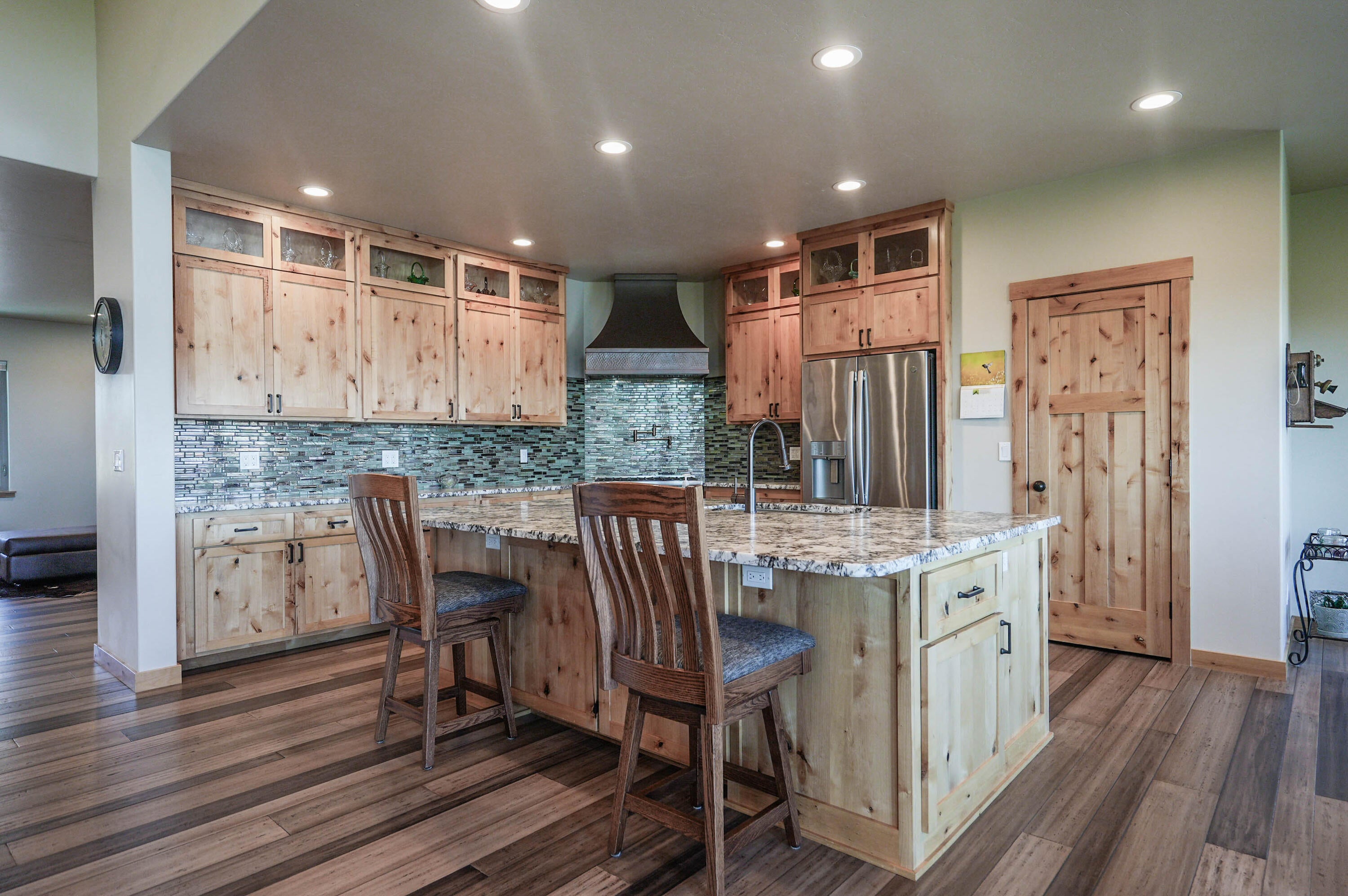 Klamath Falls, Oregon, 97601, United States, 3 Bedrooms Bedrooms, ,4 BathroomsBathrooms,Residential,For Sale,1940970