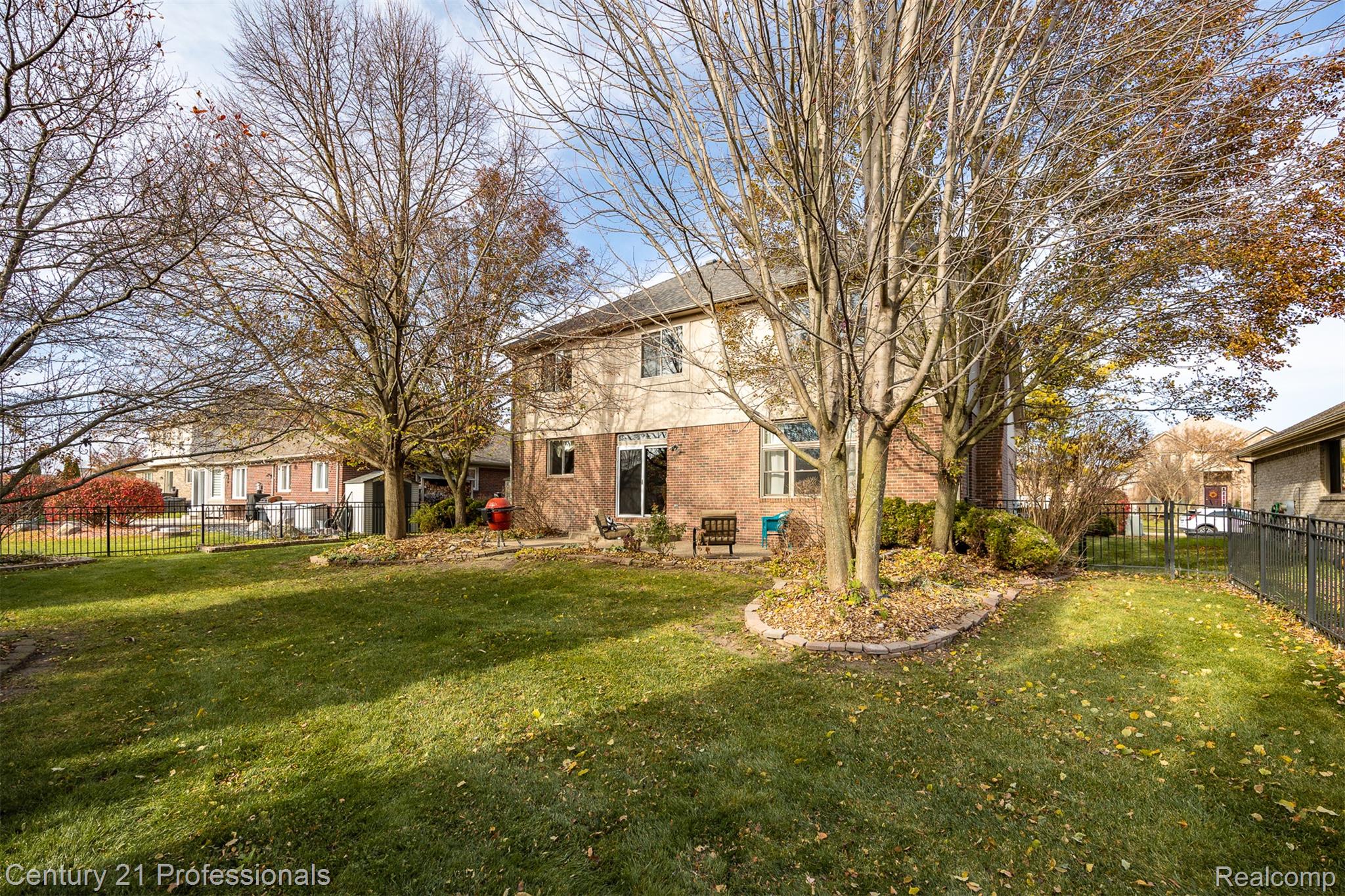 Macomb, Michigan, 48044, United States, 4 Bedrooms Bedrooms, ,3 BathroomsBathrooms,Residential,For Sale,1997727