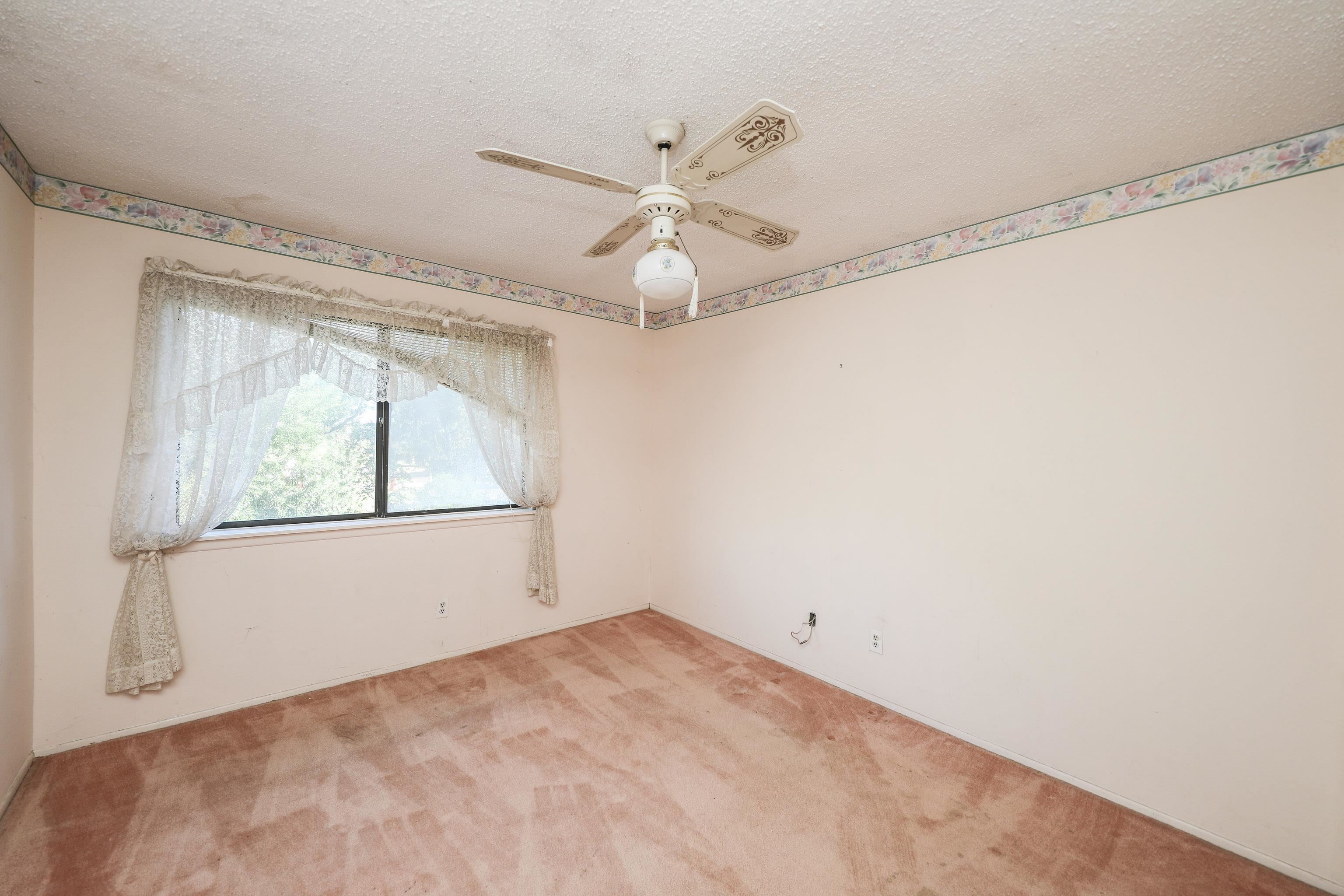 LAREDO, Texas, 78041, United States, 5 Bedrooms Bedrooms, ,3 BathroomsBathrooms,Residential,For Sale,1967607