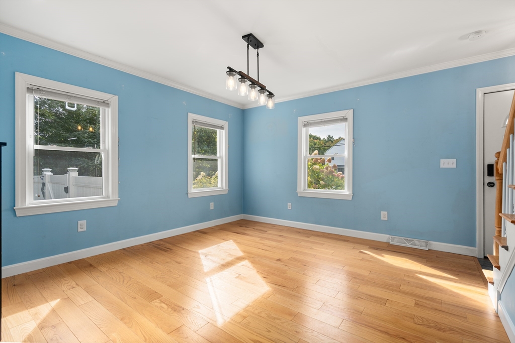 Hudson, Massachusetts, 01749, United States, 3 Bedrooms Bedrooms, ,2 BathroomsBathrooms,Residential,For Sale,1947997
