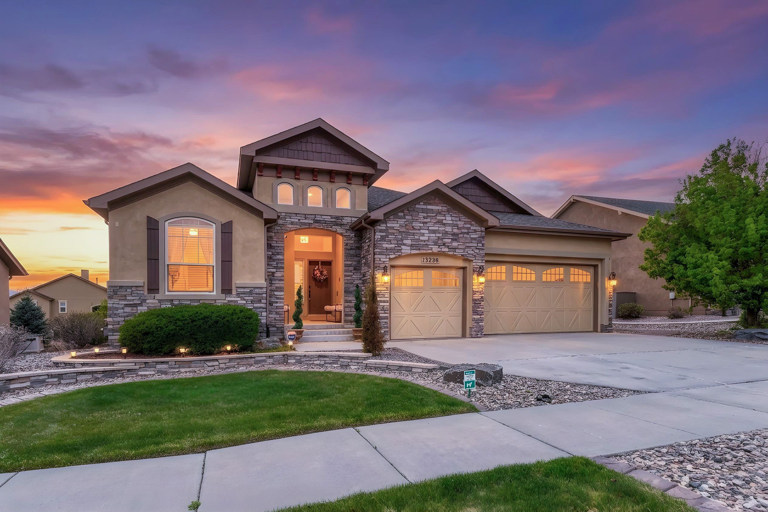  Elevated Living with Unmatched Pikes Peak Views in Flying Horse - 物件實景